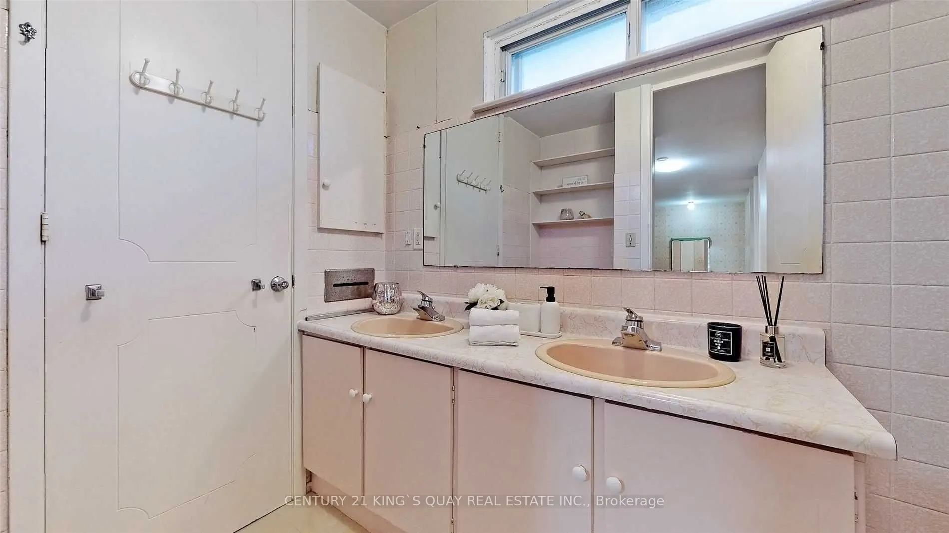 16 Kingslake Road