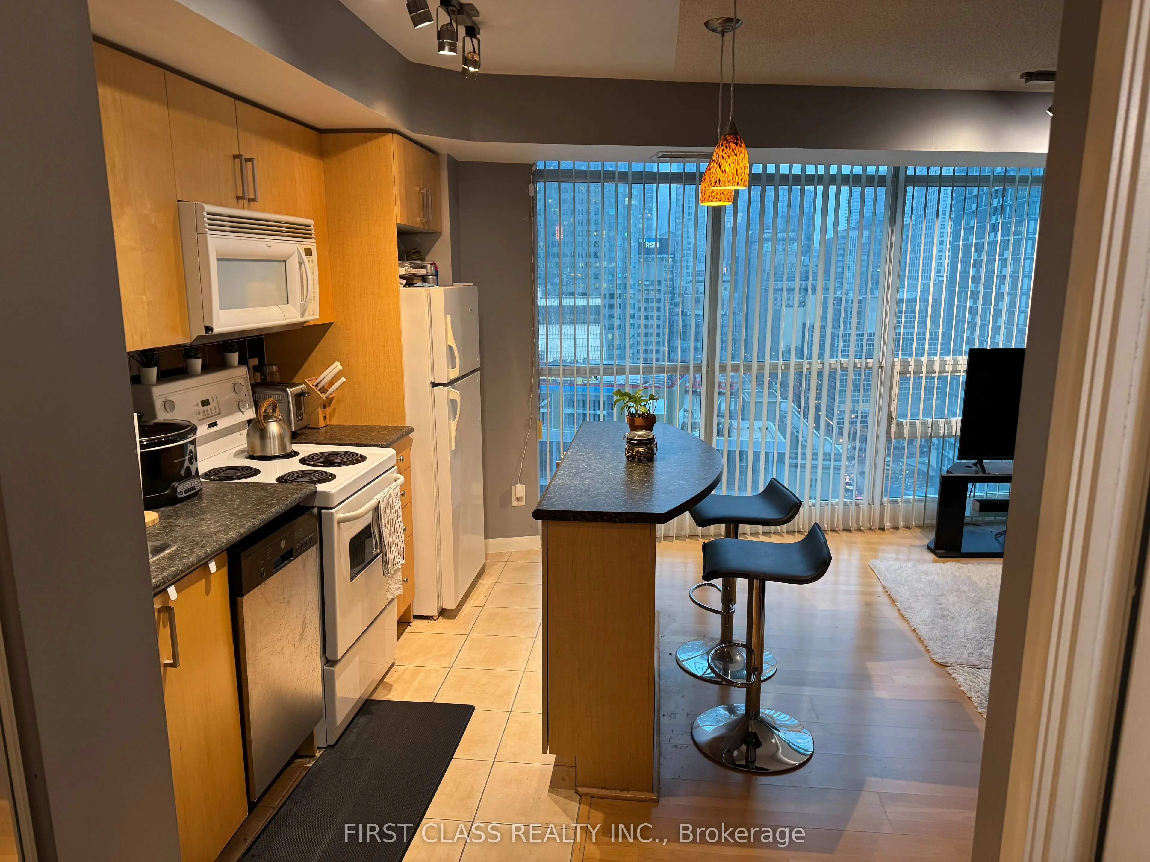18 Yonge Street, #2204