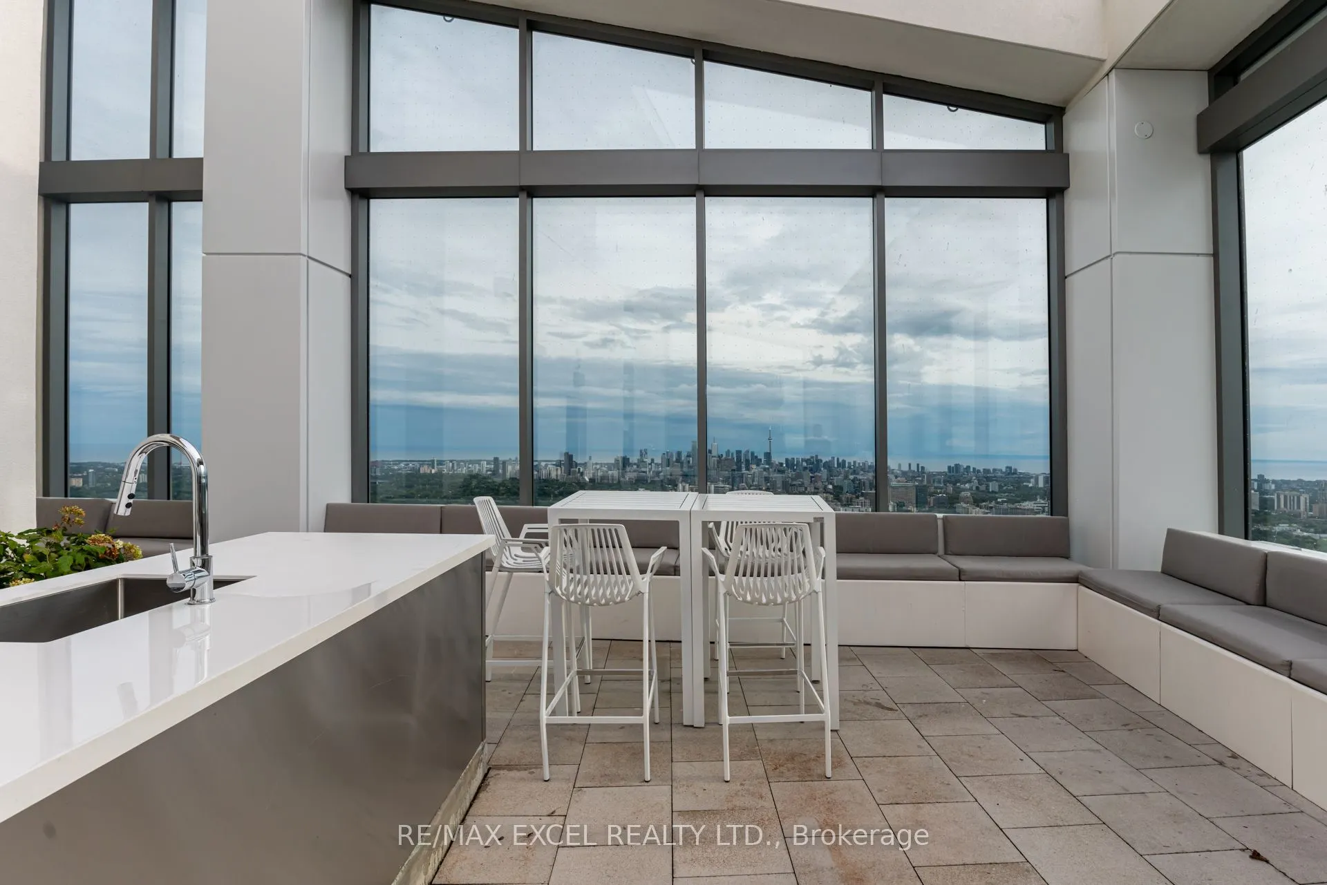 2221 Yonge Street, #2911
