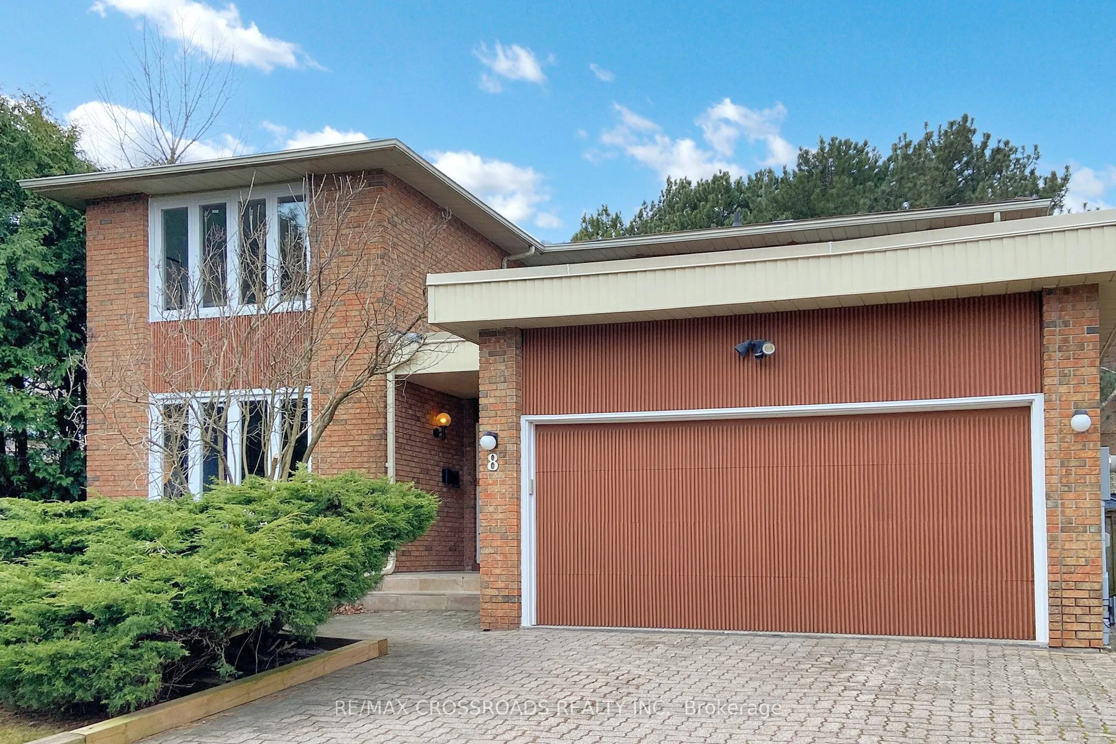 8 Orchid Court