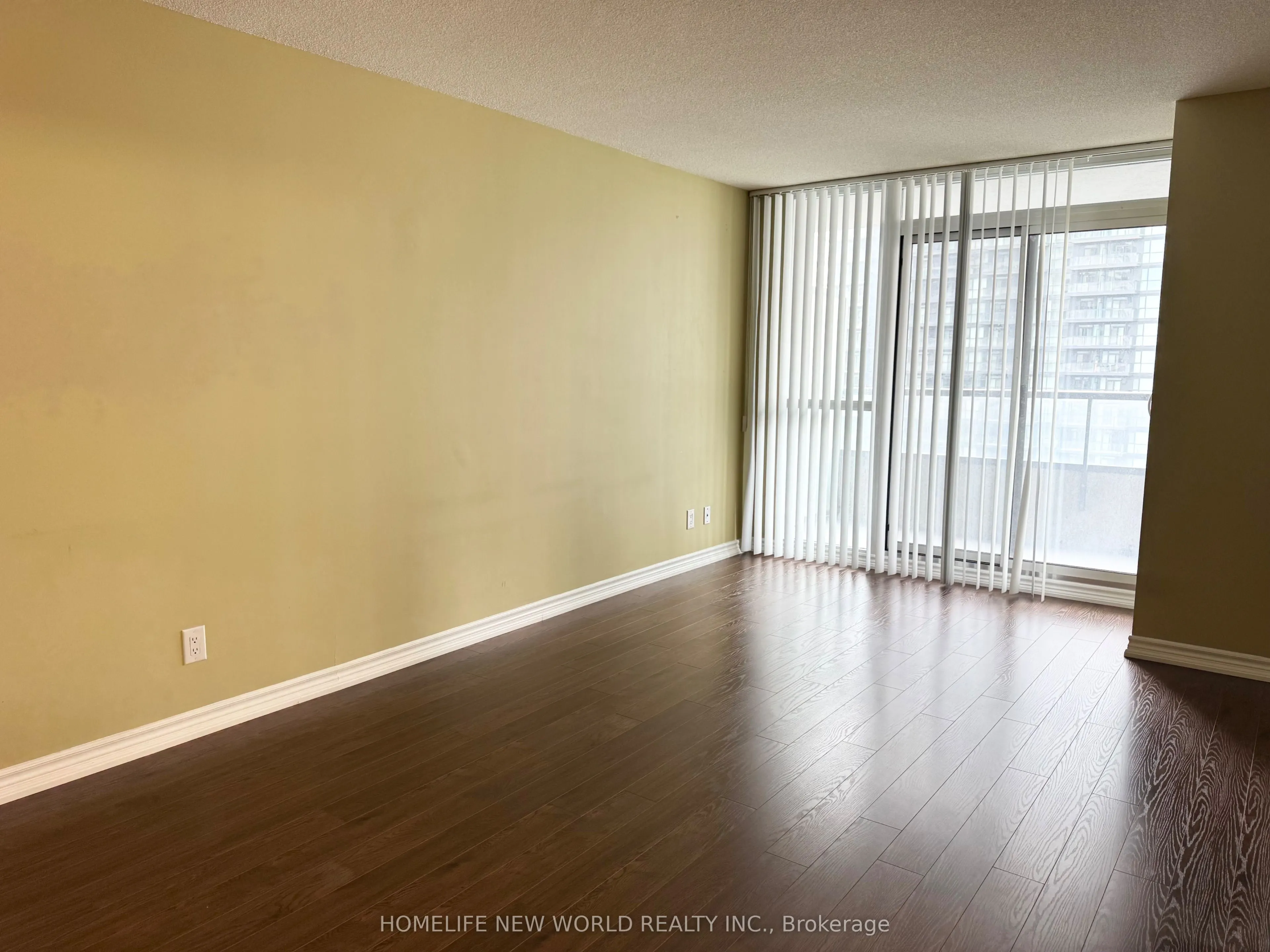 35 Hollywood Avenue, #2015