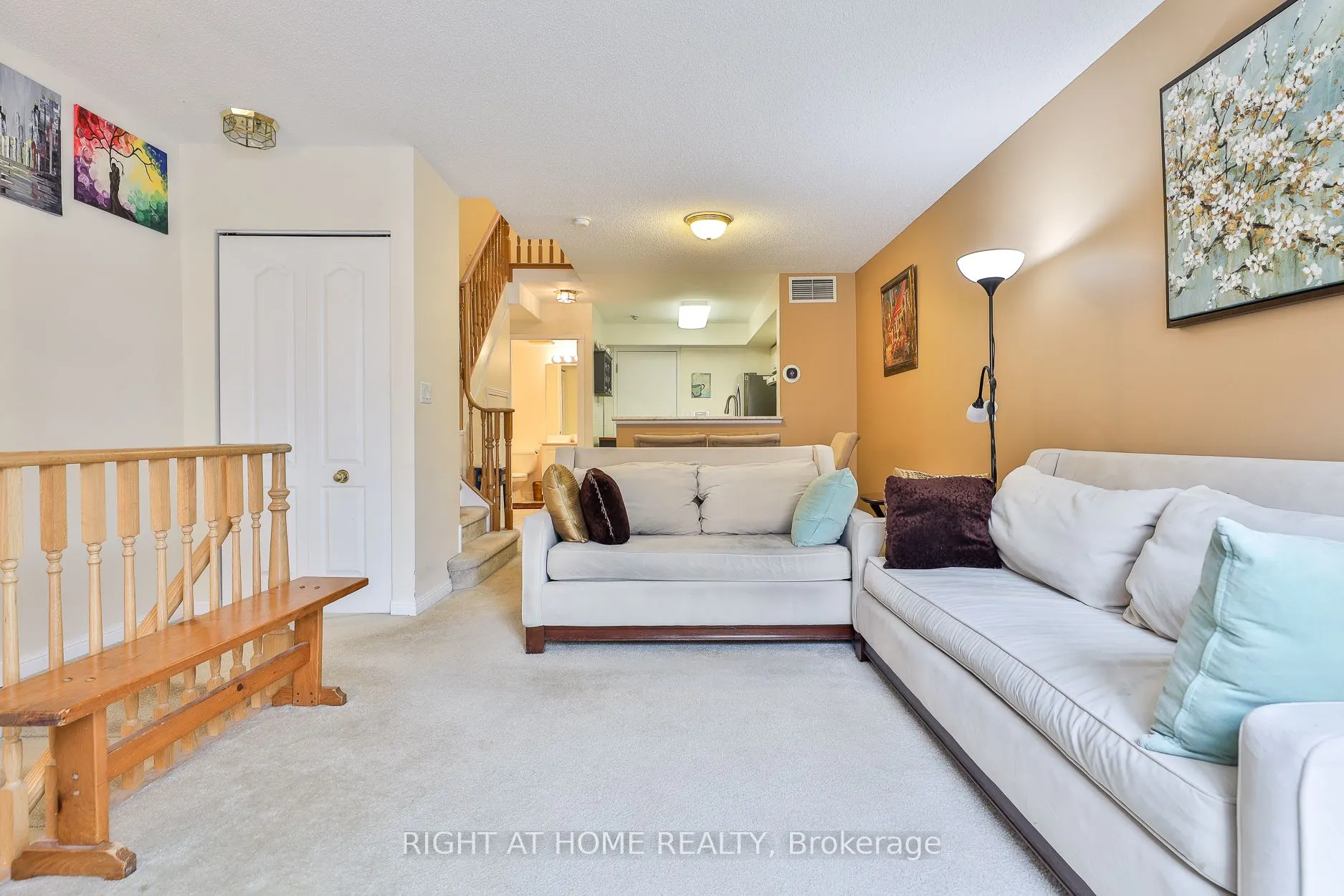 28 Sommerset Way, #1030