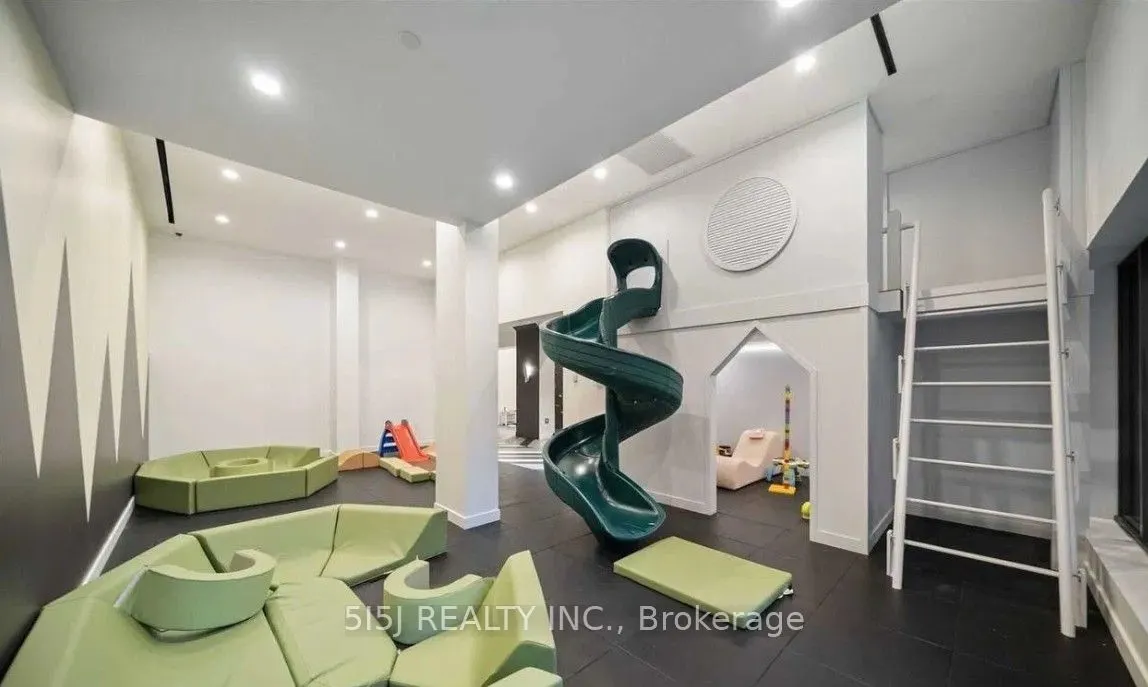 39 Roehampton Avenue #3708