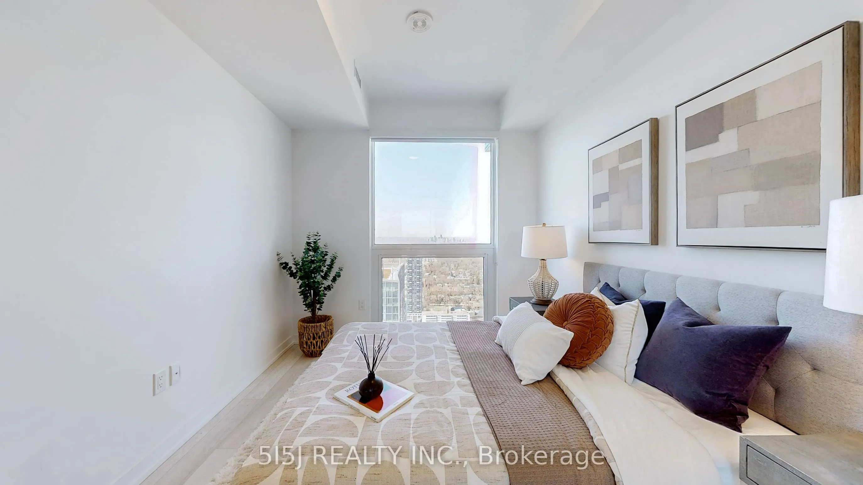 39 Roehampton Avenue #3708