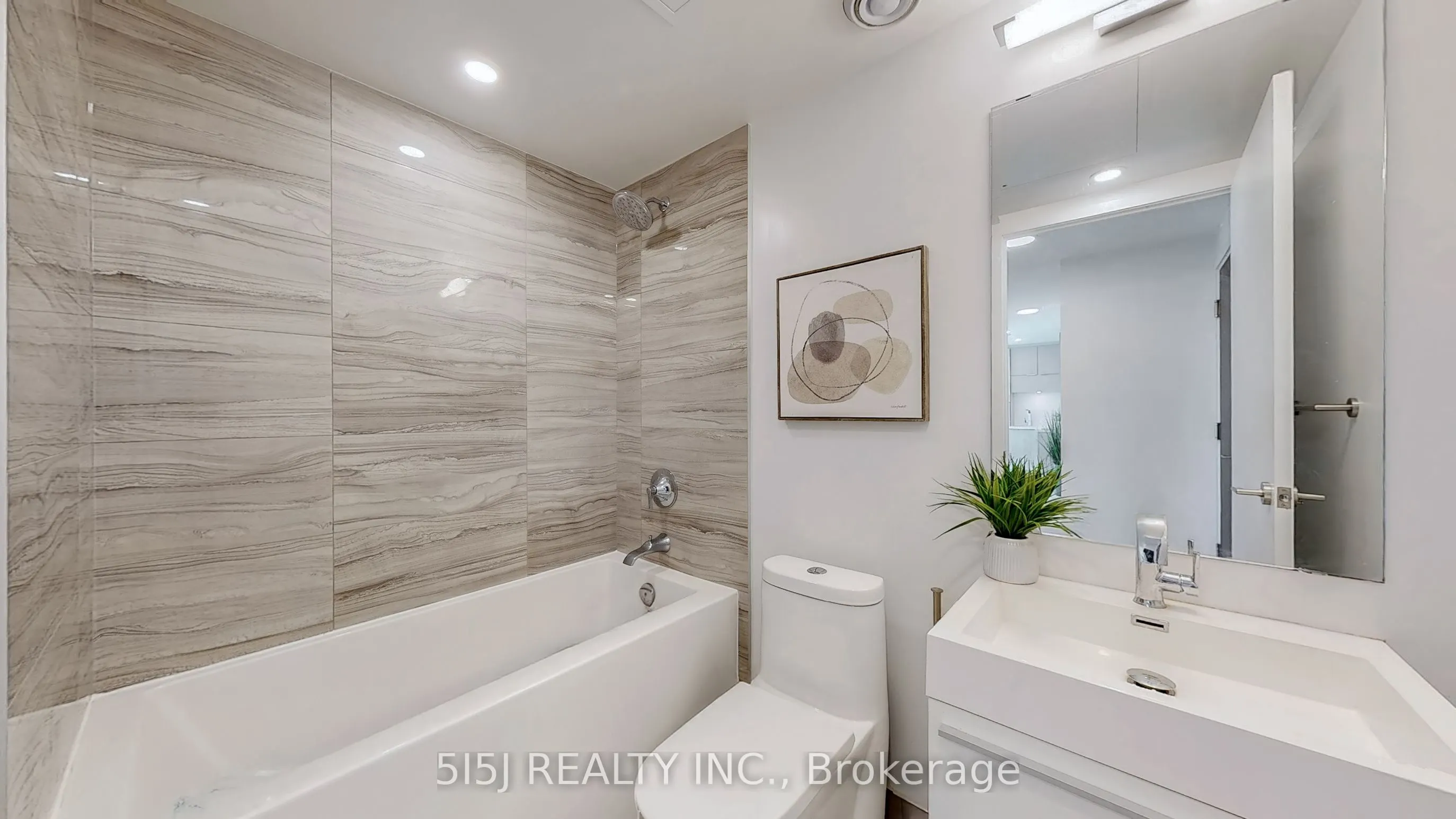 39 Roehampton Avenue #3708