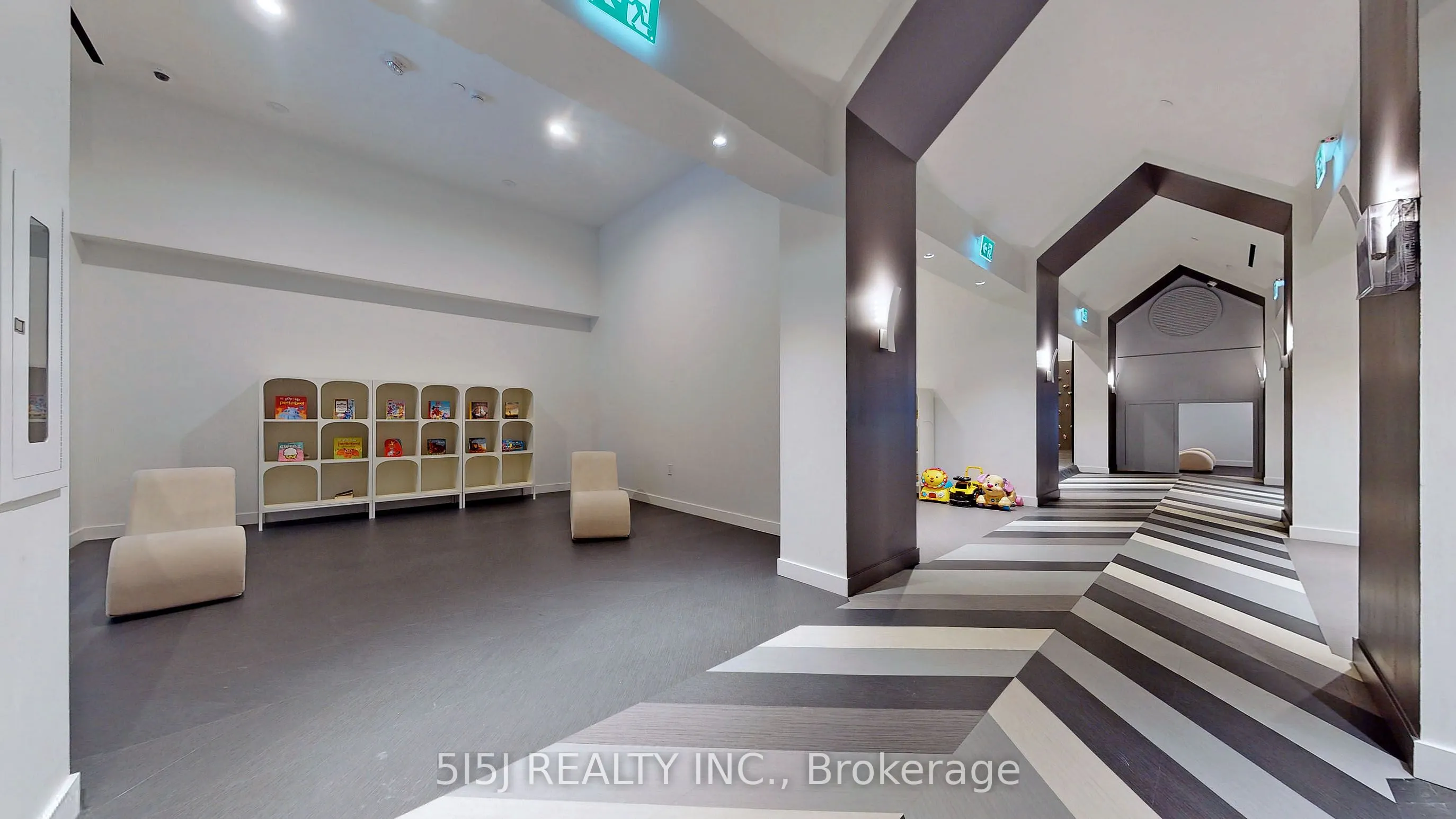 39 Roehampton Avenue #3708