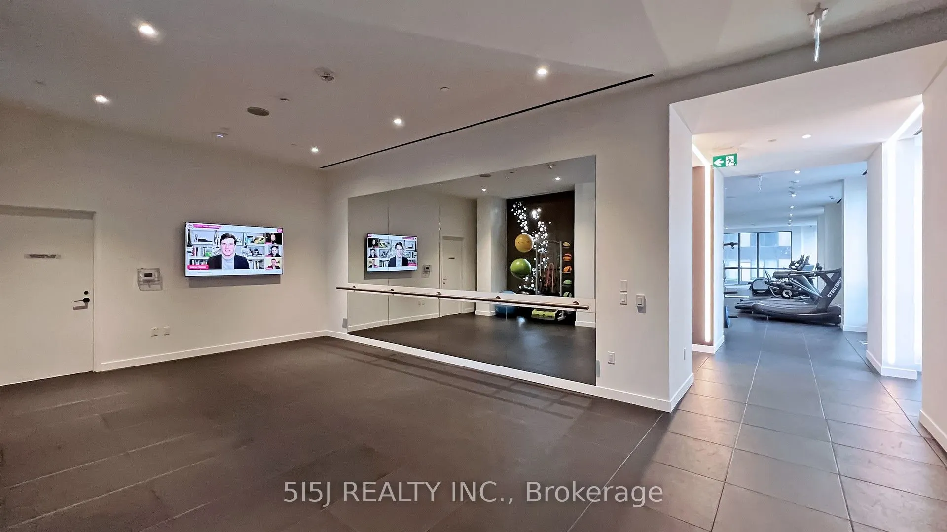 39 Roehampton Avenue #3708
