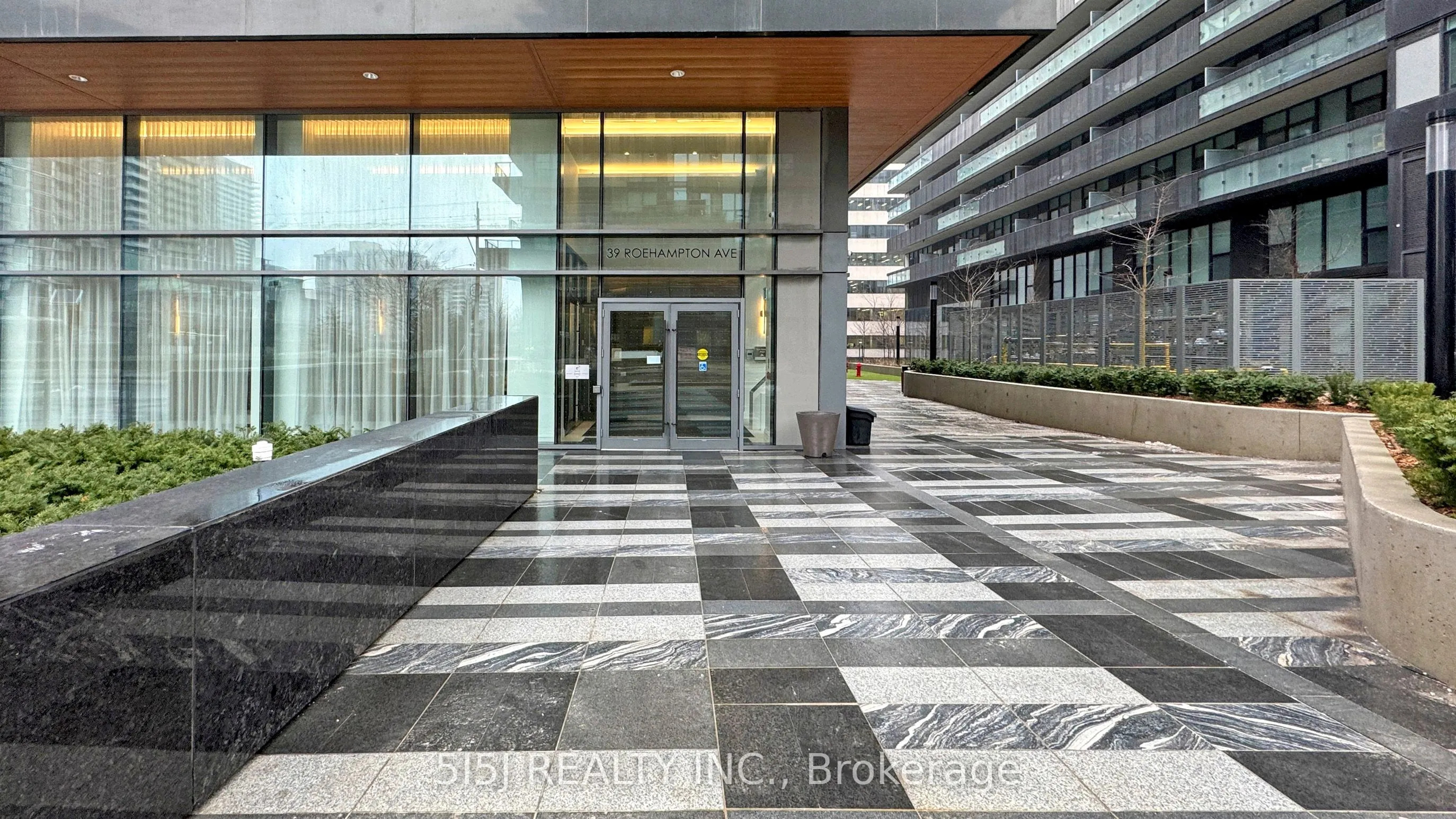 39 Roehampton Avenue #3708