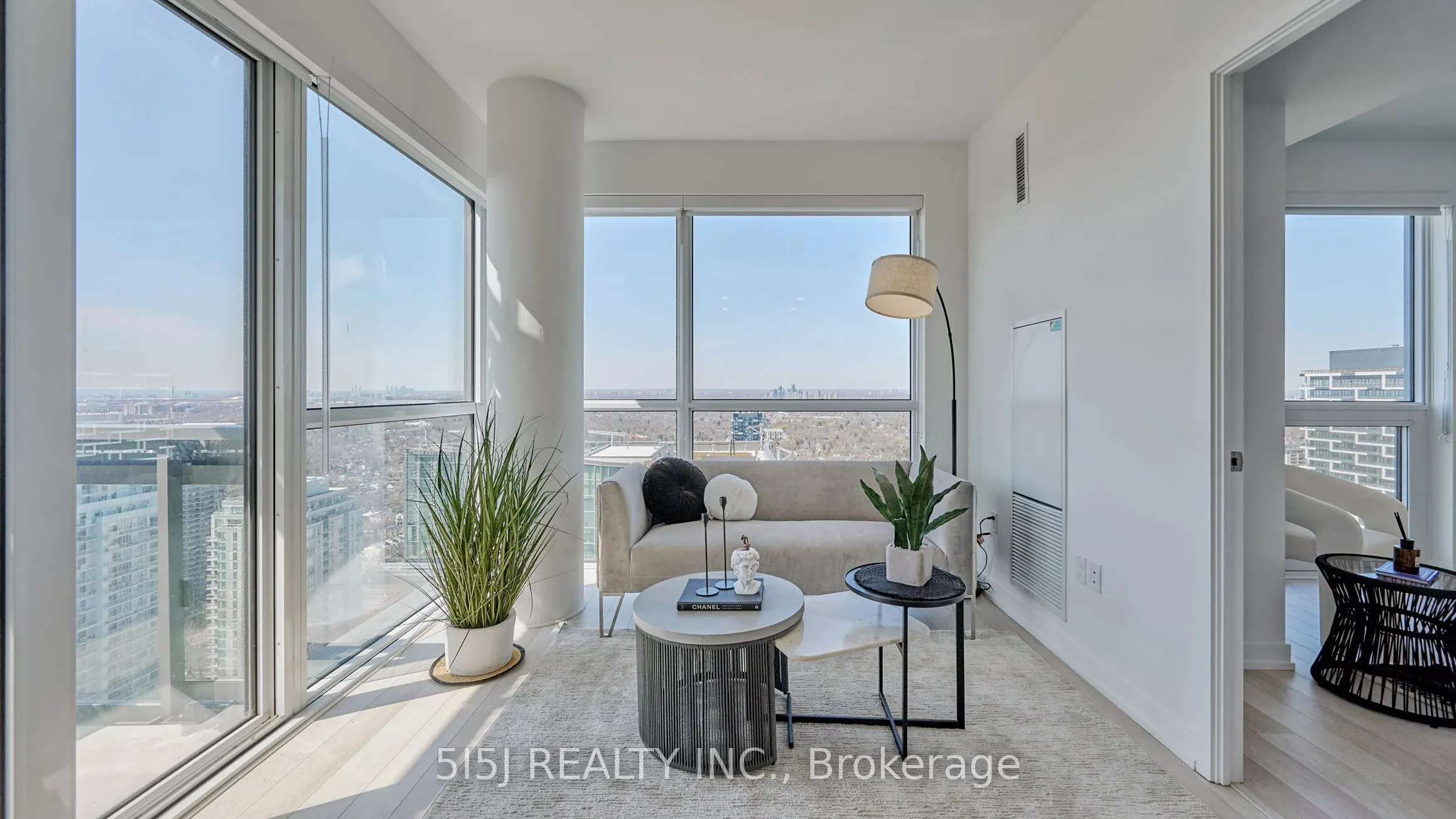 39 Roehampton Avenue #3708