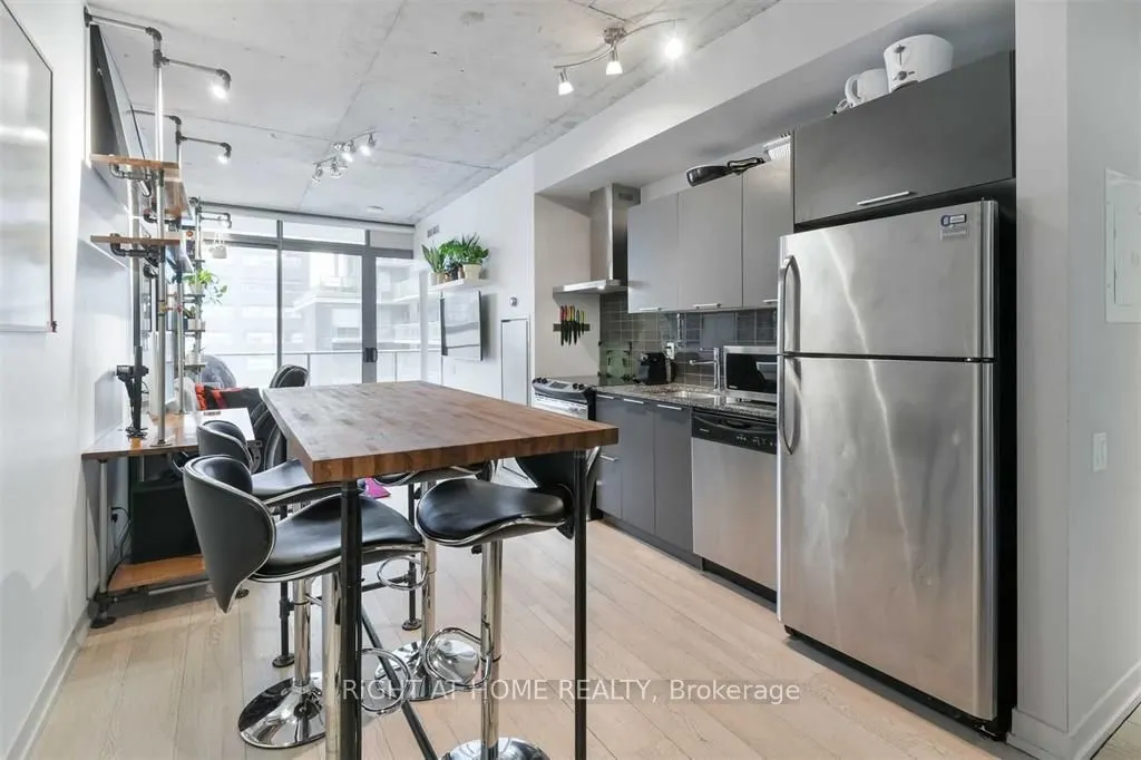 650 King Street W, #602