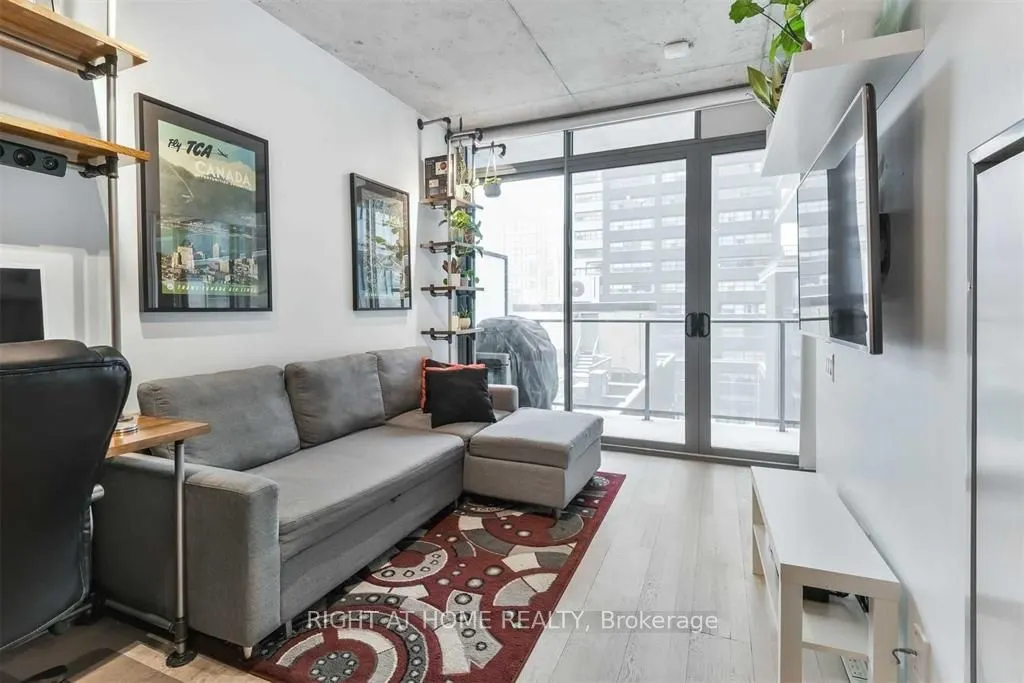 650 King Street W, #602