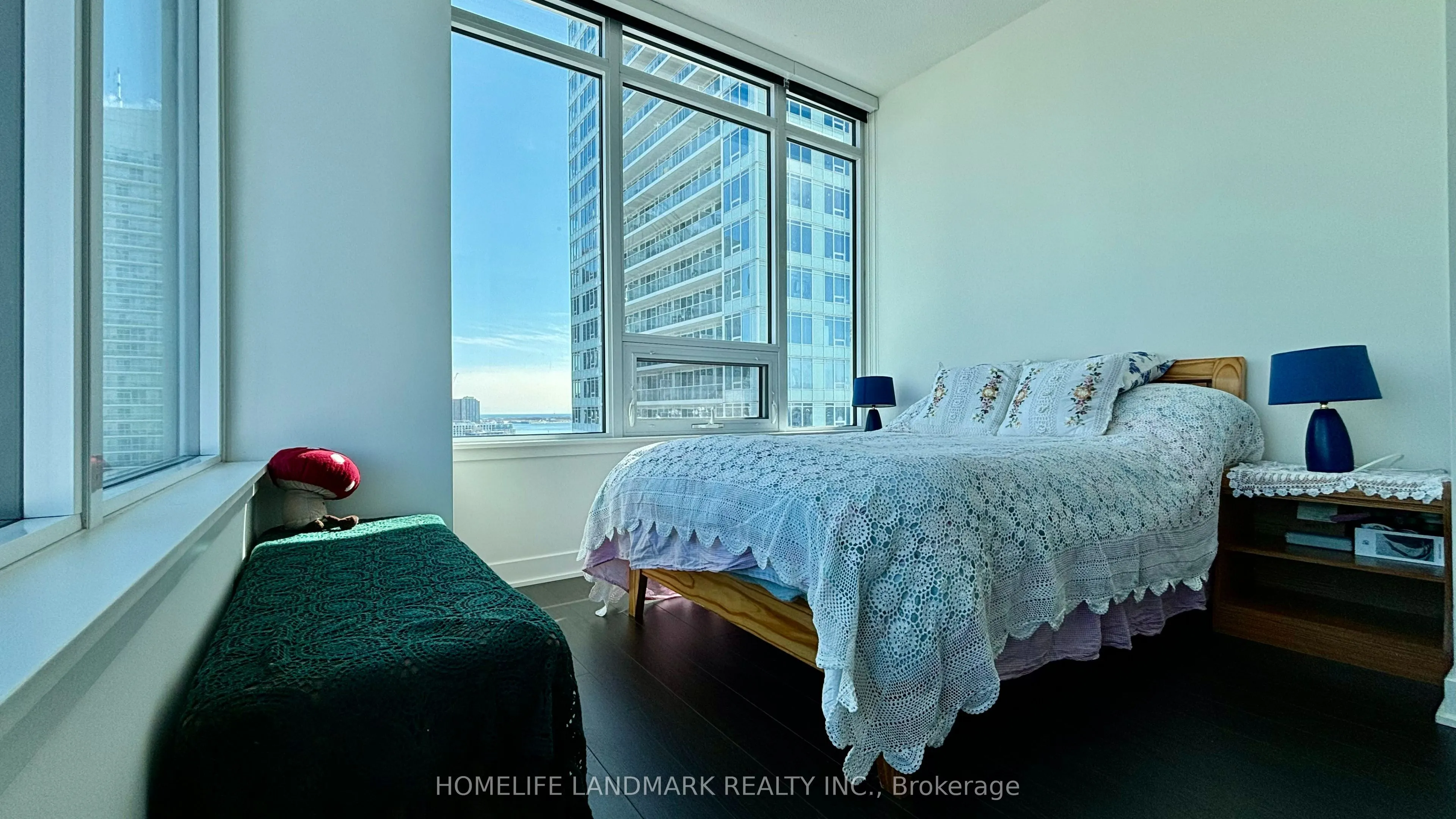 19 Bathurst Street #2906