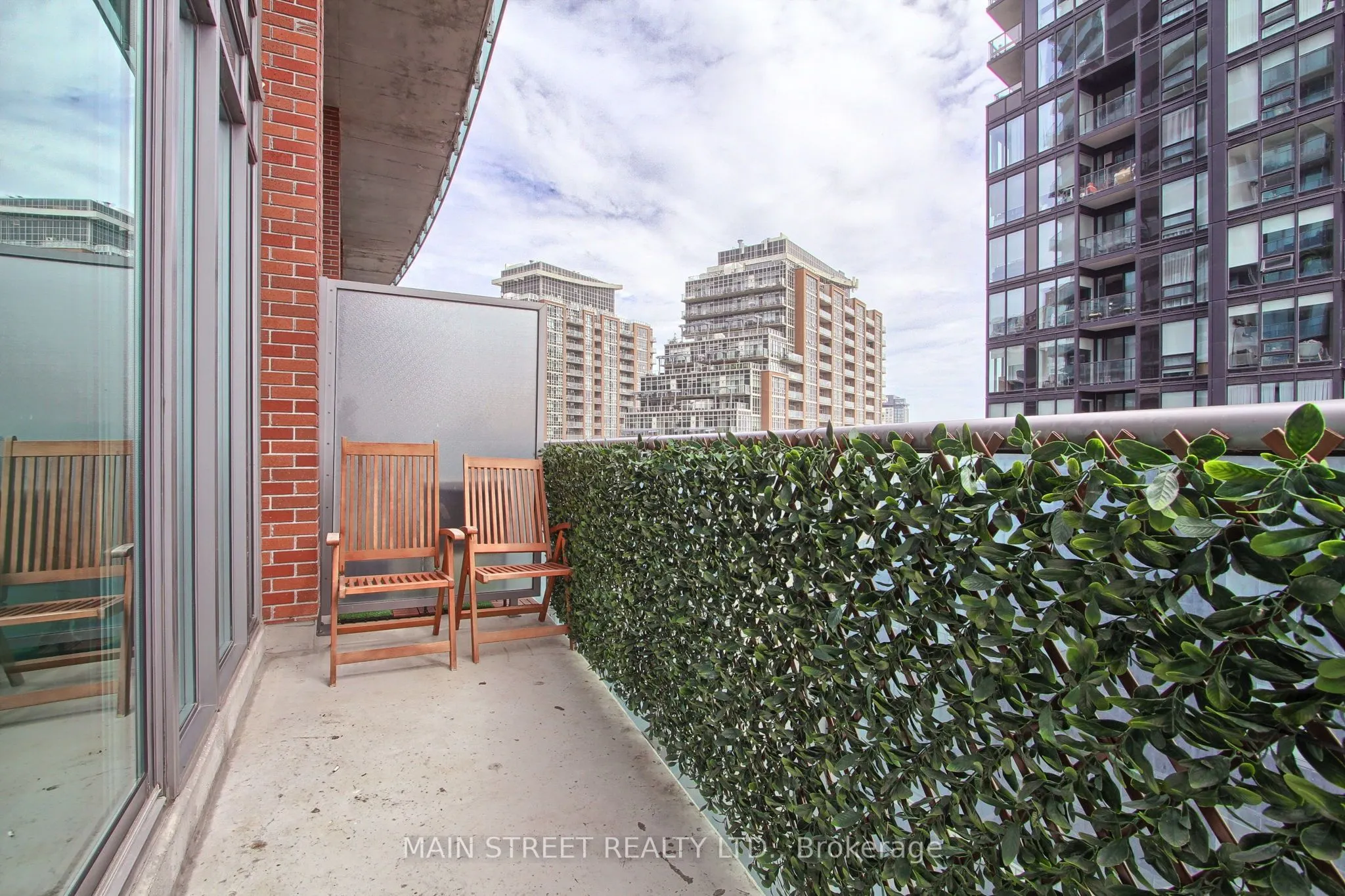 150 East Liberty Street #1213