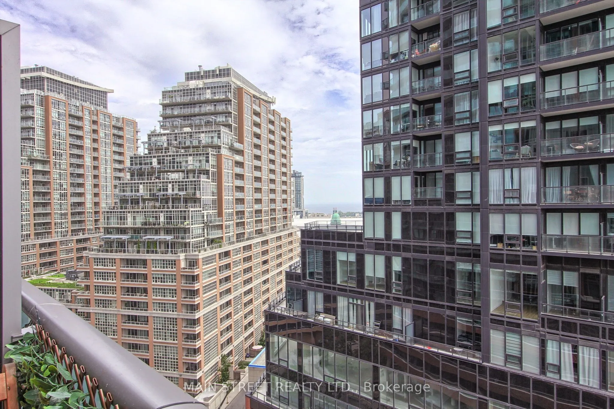 150 East Liberty Street #1213