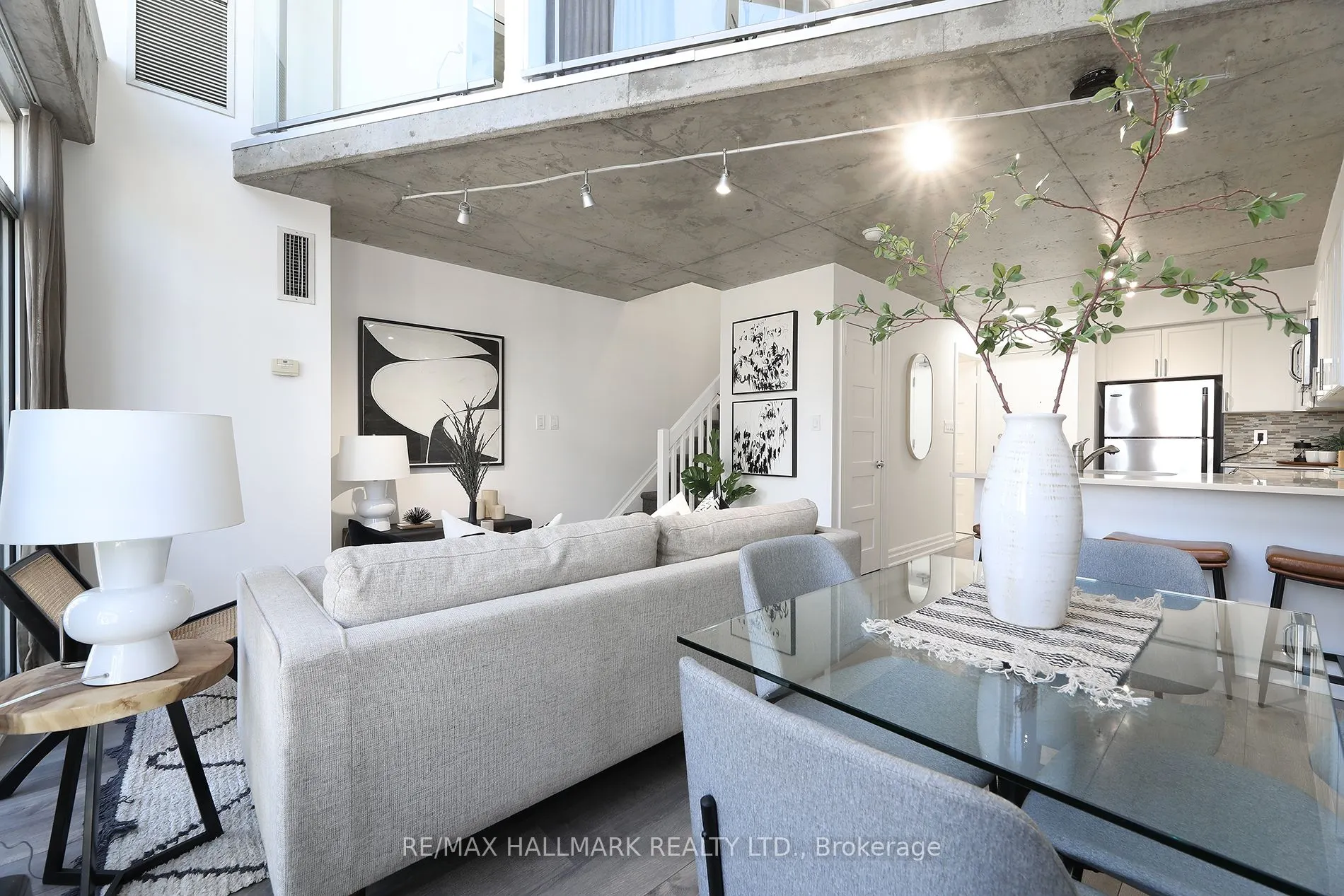 1029 King Street W, #818
