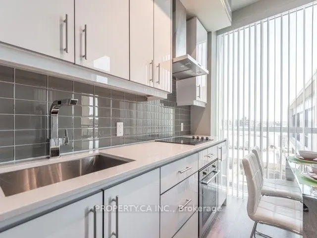75 The Donway W, #305