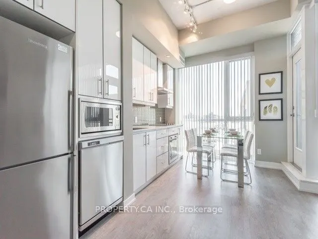 75 The Donway W, #305