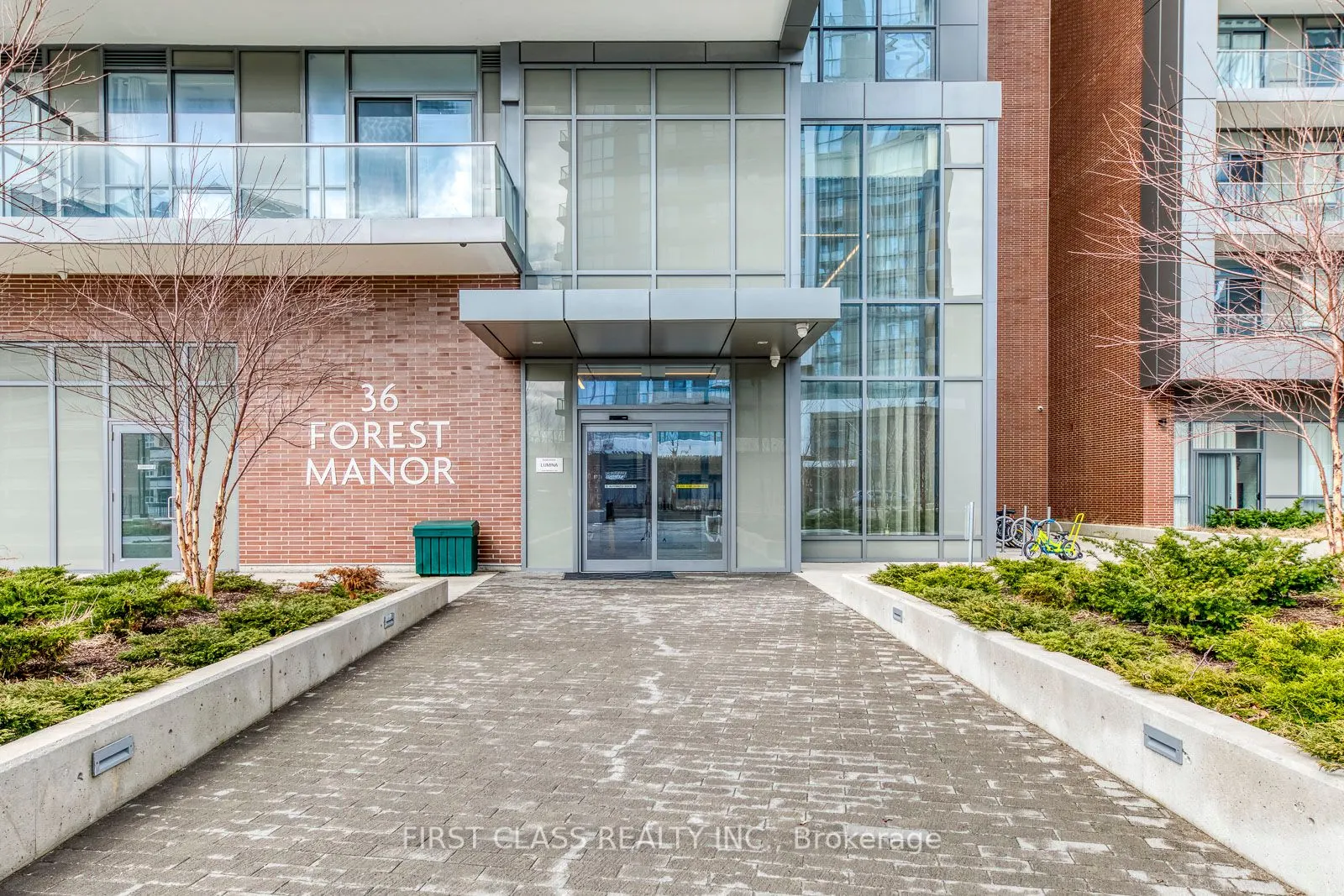 36 Forest Manor Road, #801