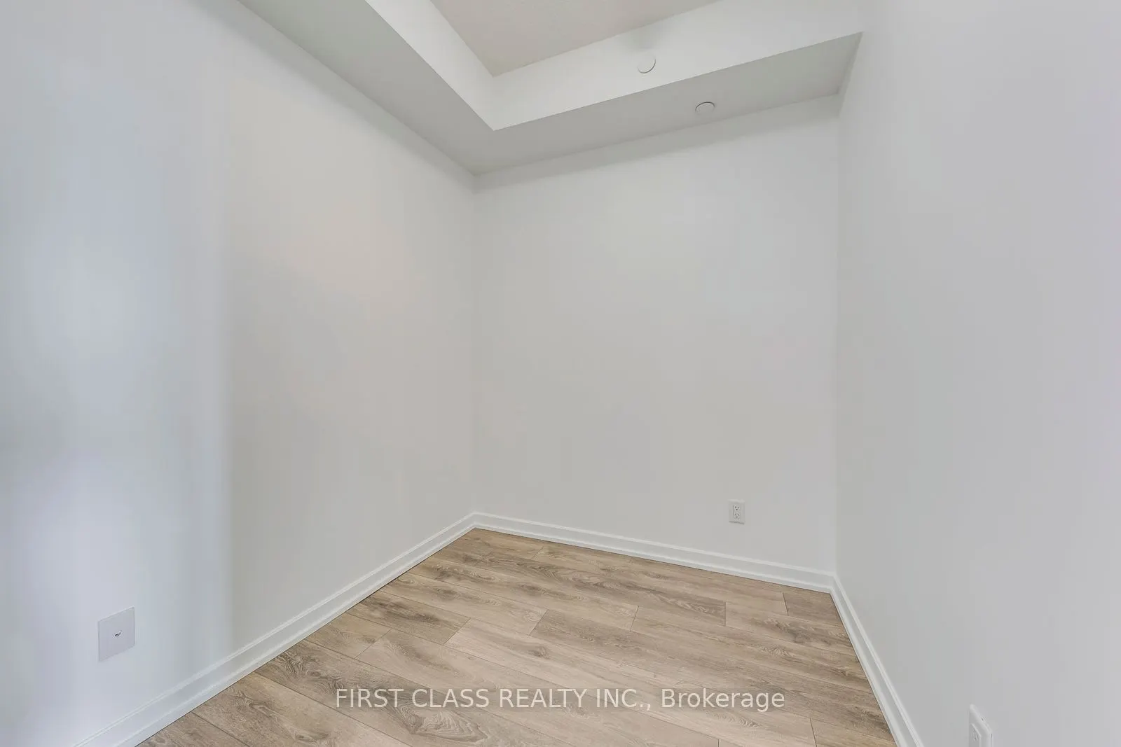 36 Forest Manor Road, #801