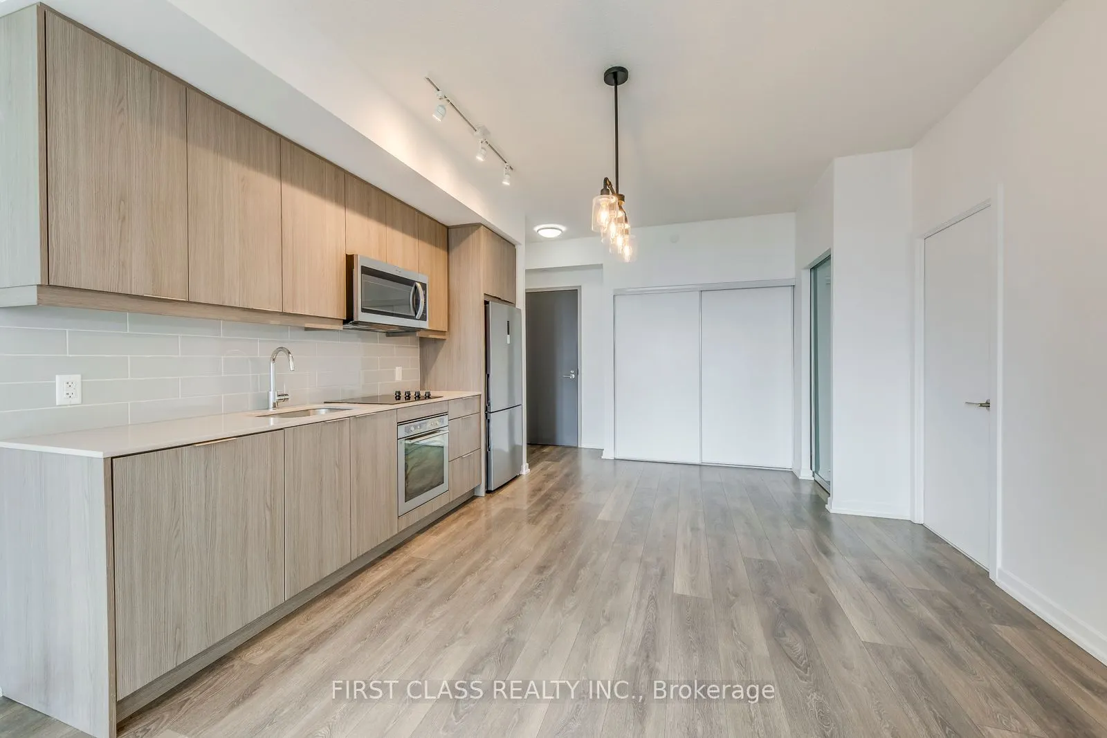 36 Forest Manor Road, #801