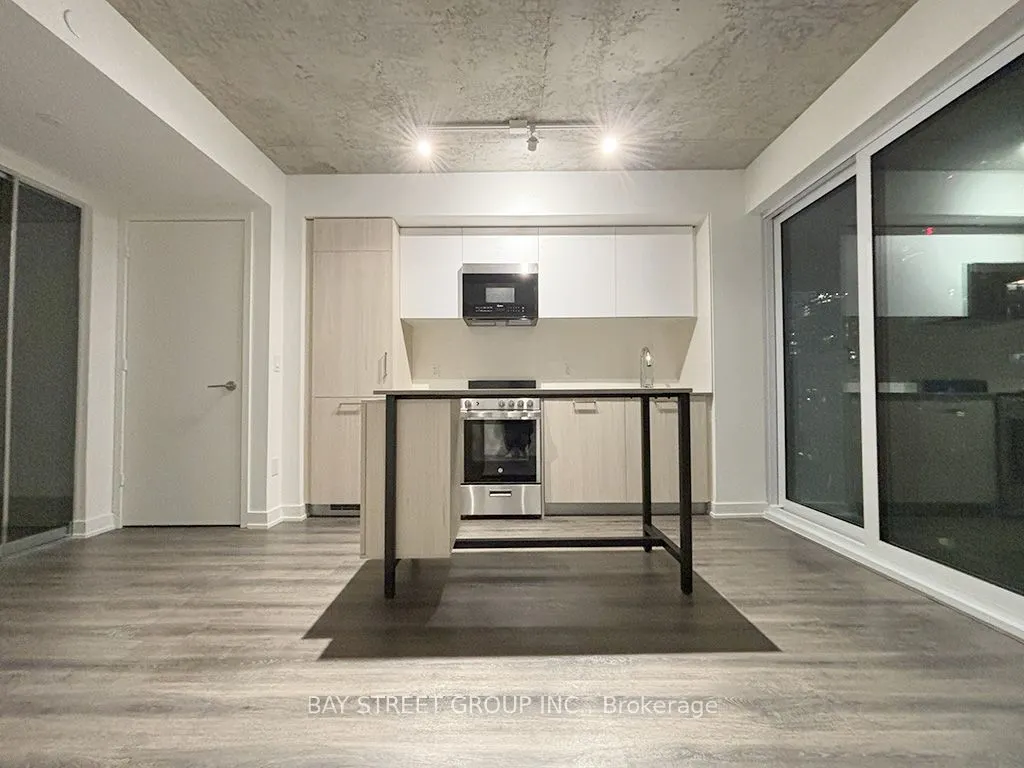 65 Mutual Street #1805