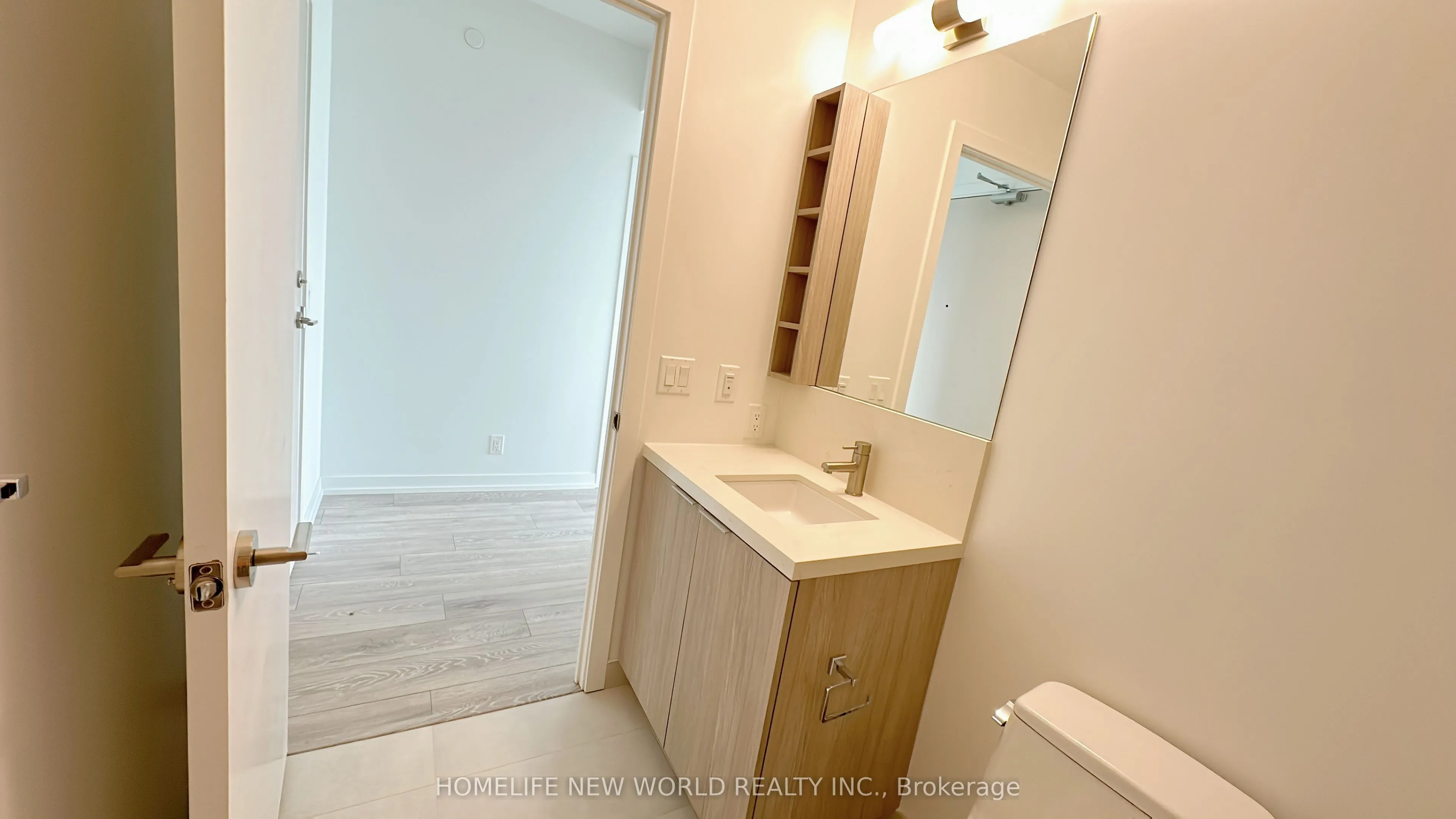 2020 Bathurst Street, #1621