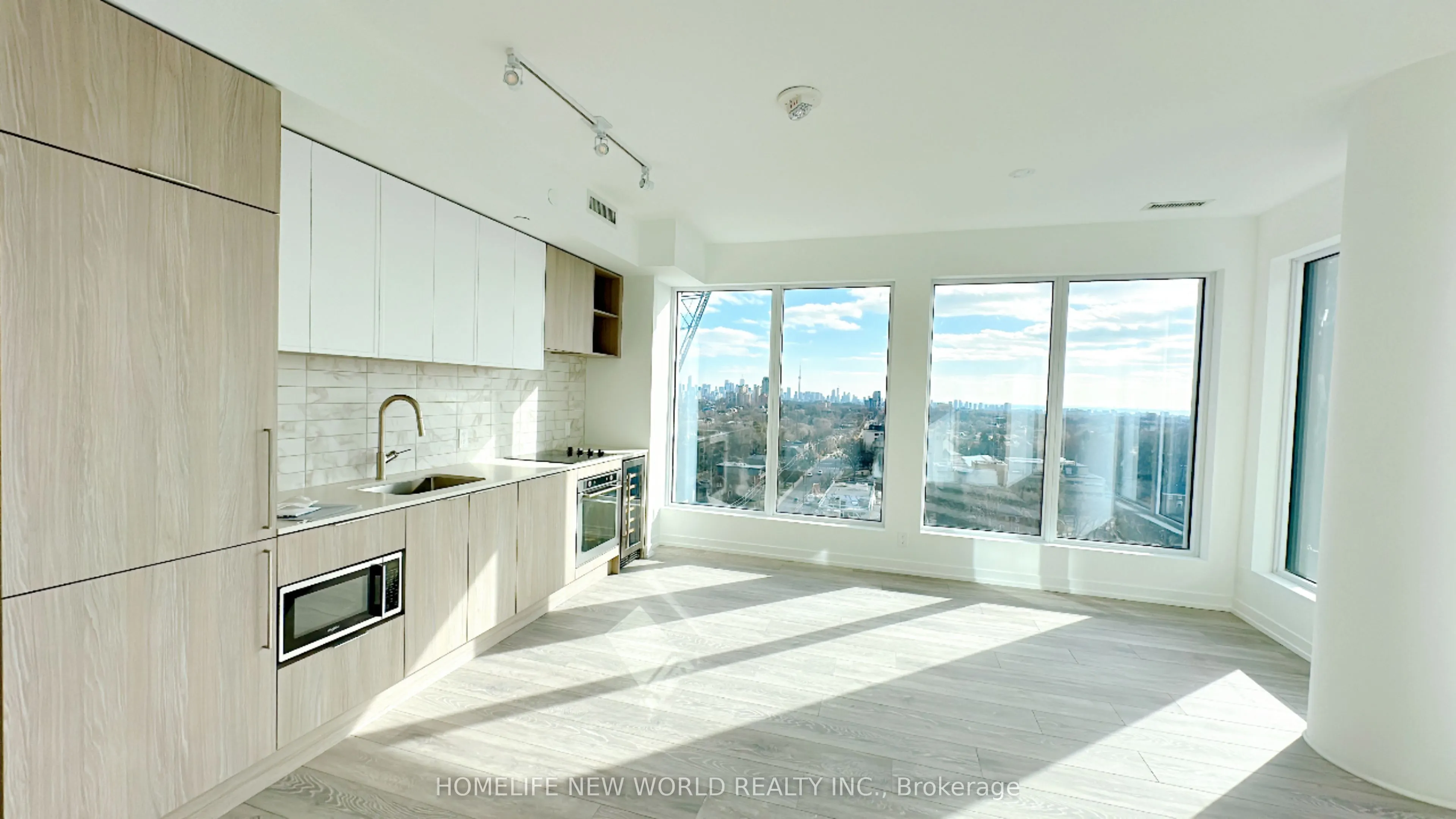 2020 Bathurst Street, #1621