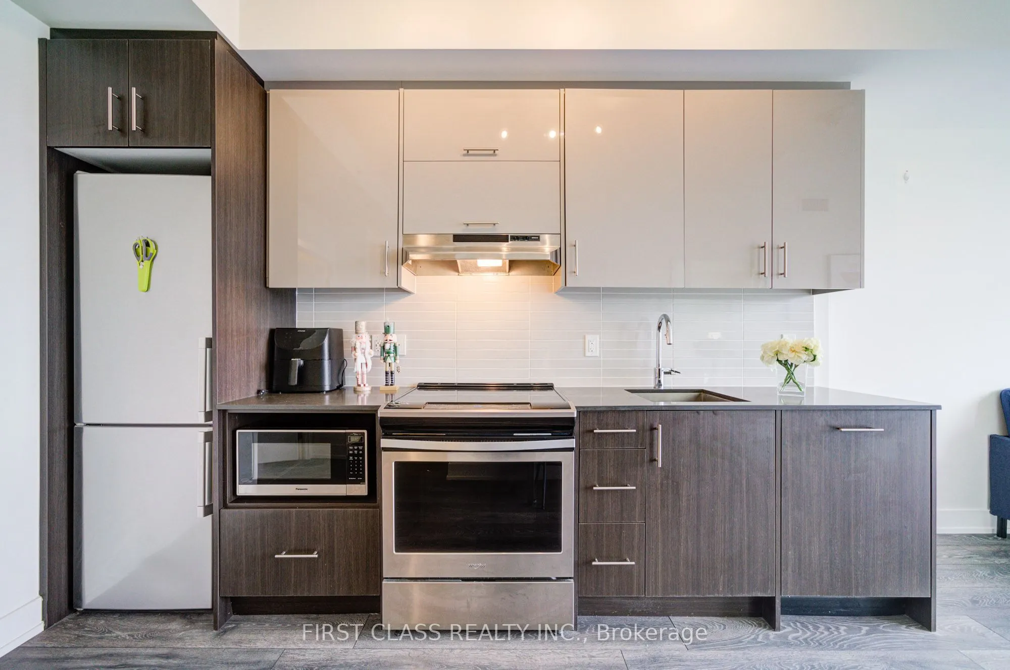 180 Fairview Mall Drive, #1601
