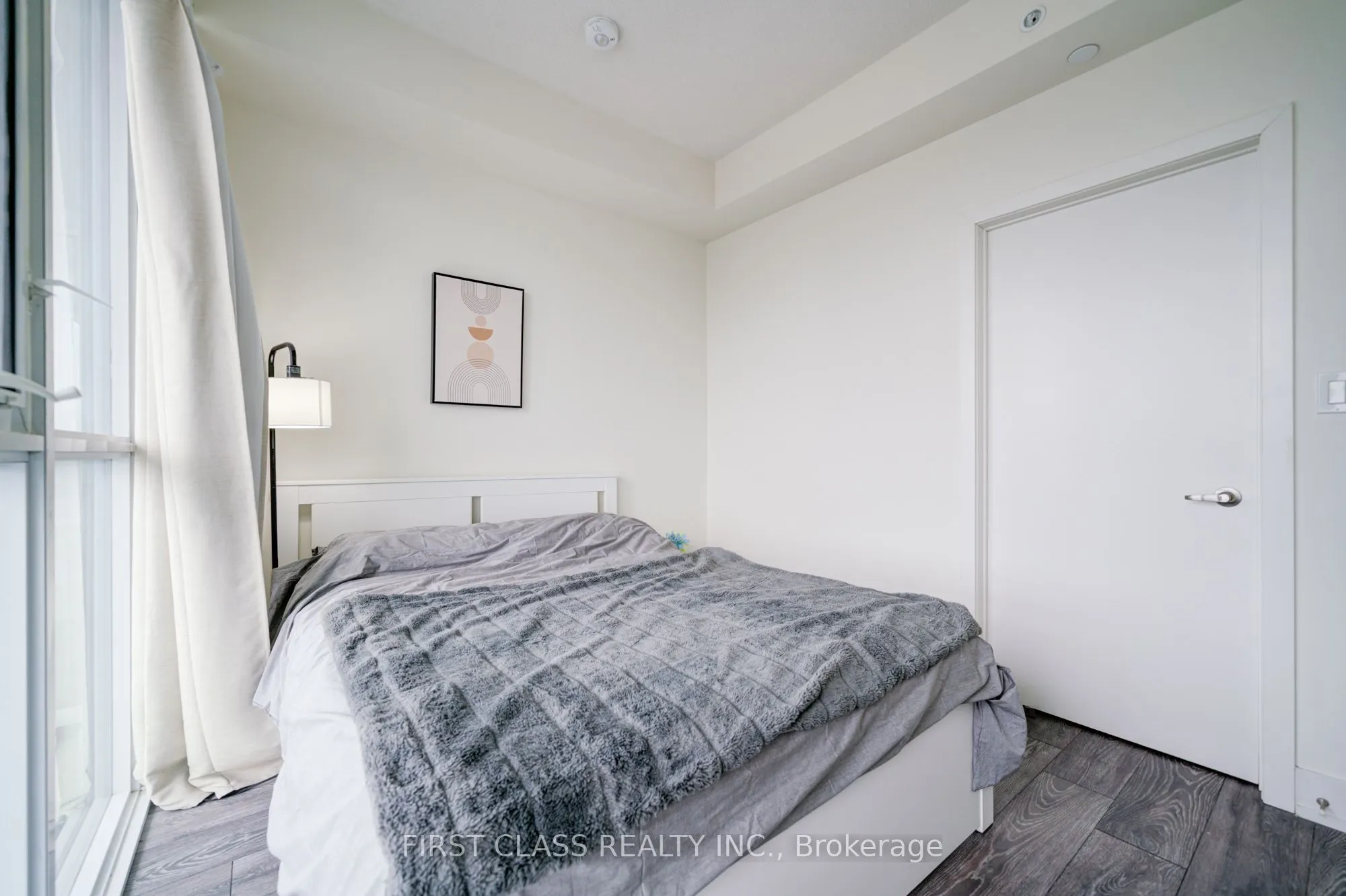 180 Fairview Mall Drive, #1601