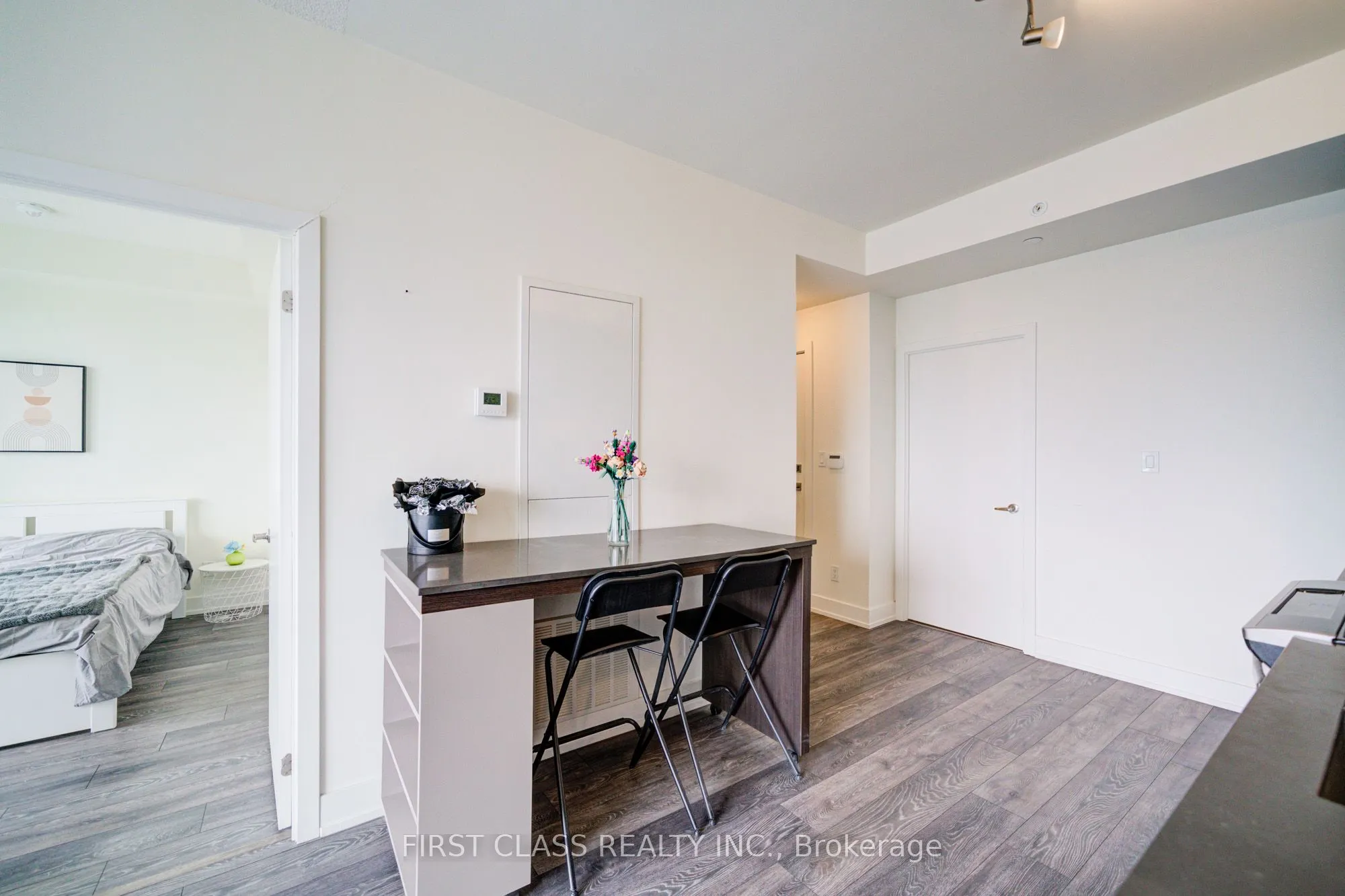 180 Fairview Mall Drive, #1601
