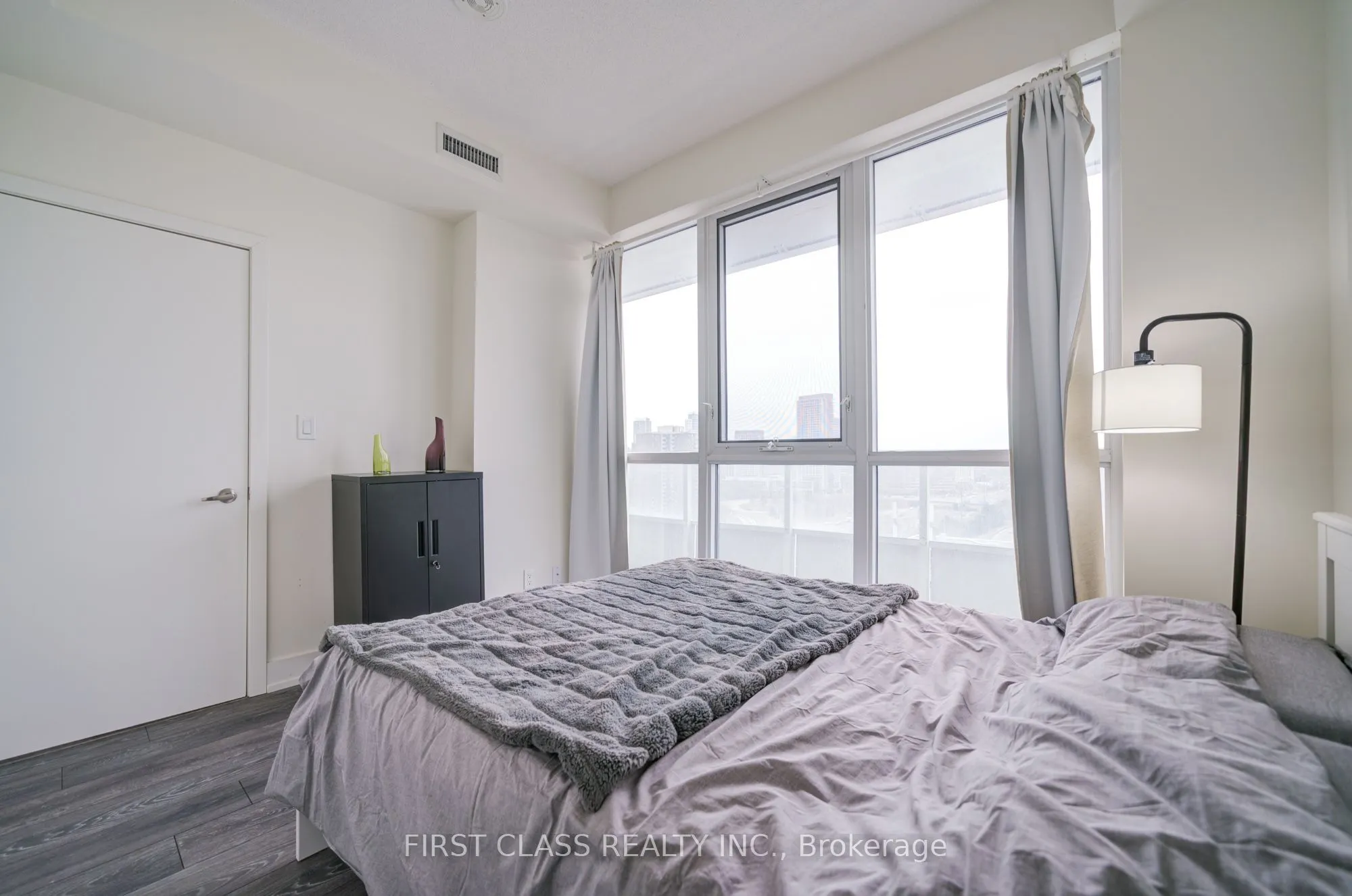 180 Fairview Mall Drive, #1601