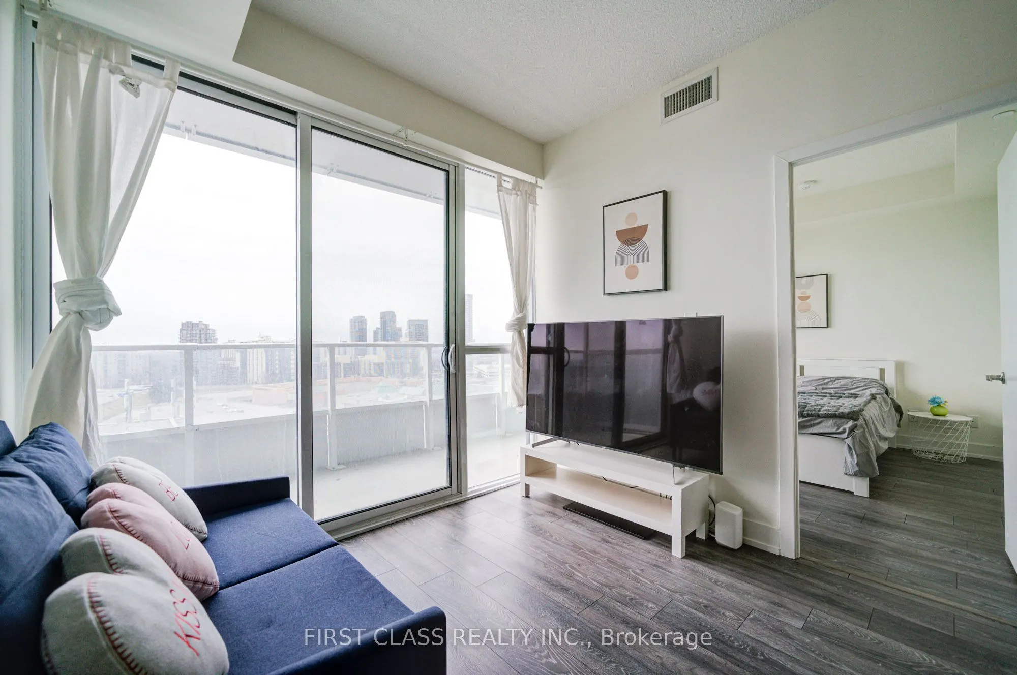 180 Fairview Mall Drive, #1601