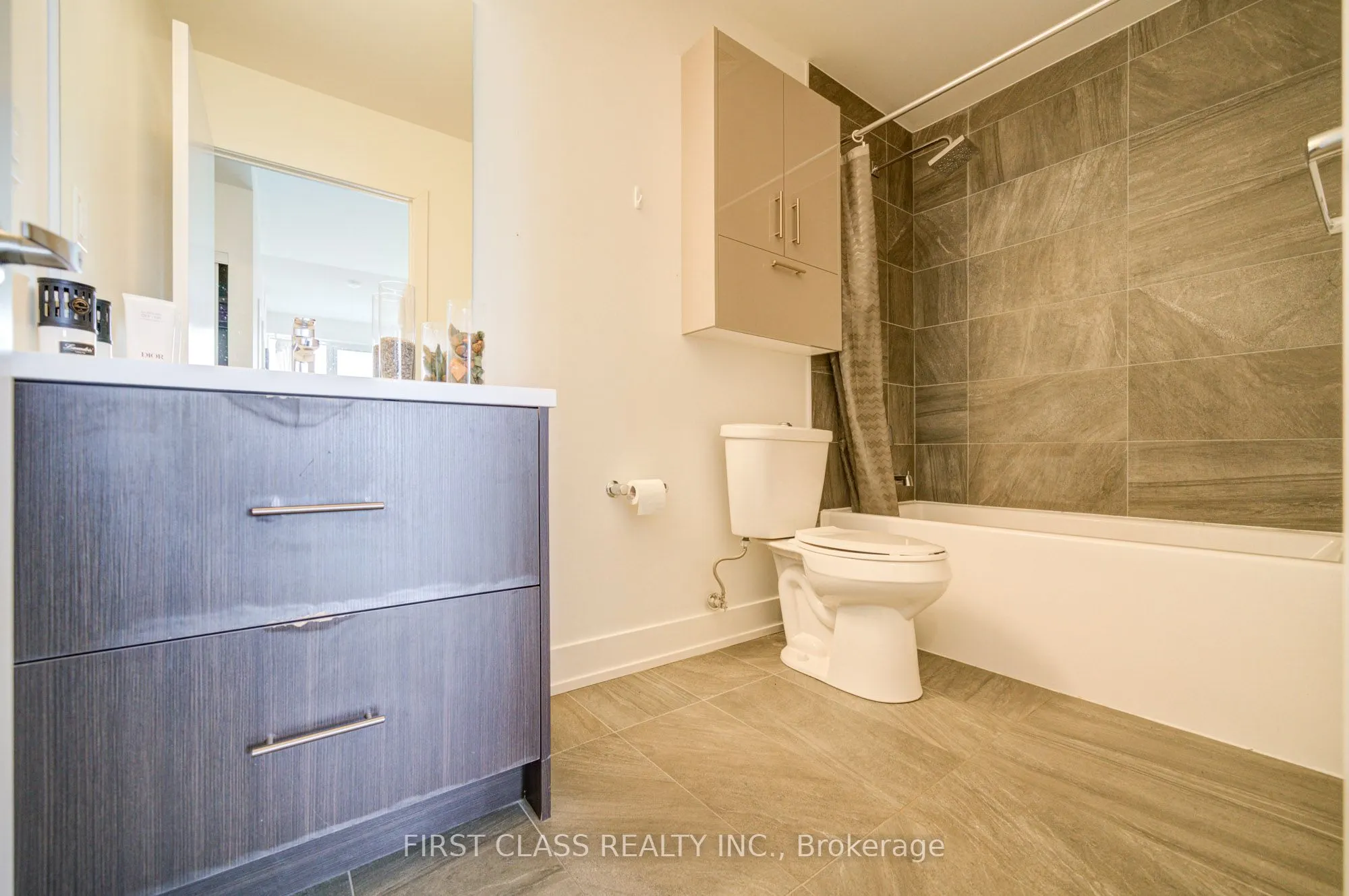 180 Fairview Mall Drive, #1601