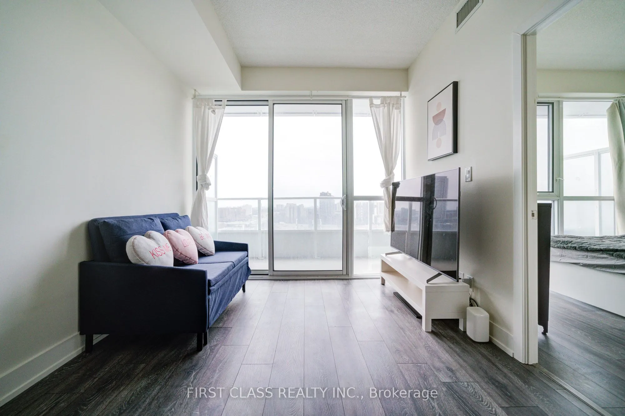 180 Fairview Mall Drive, #1601