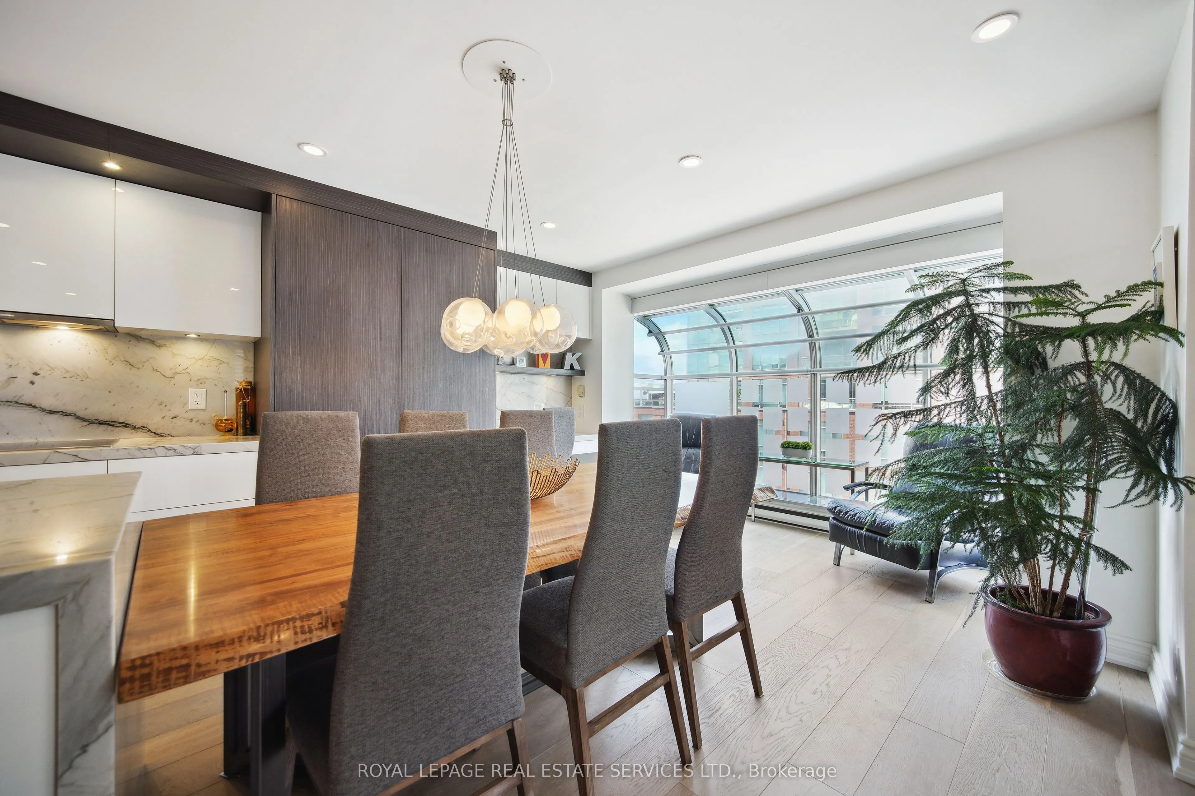 480 Queens Quay W #601