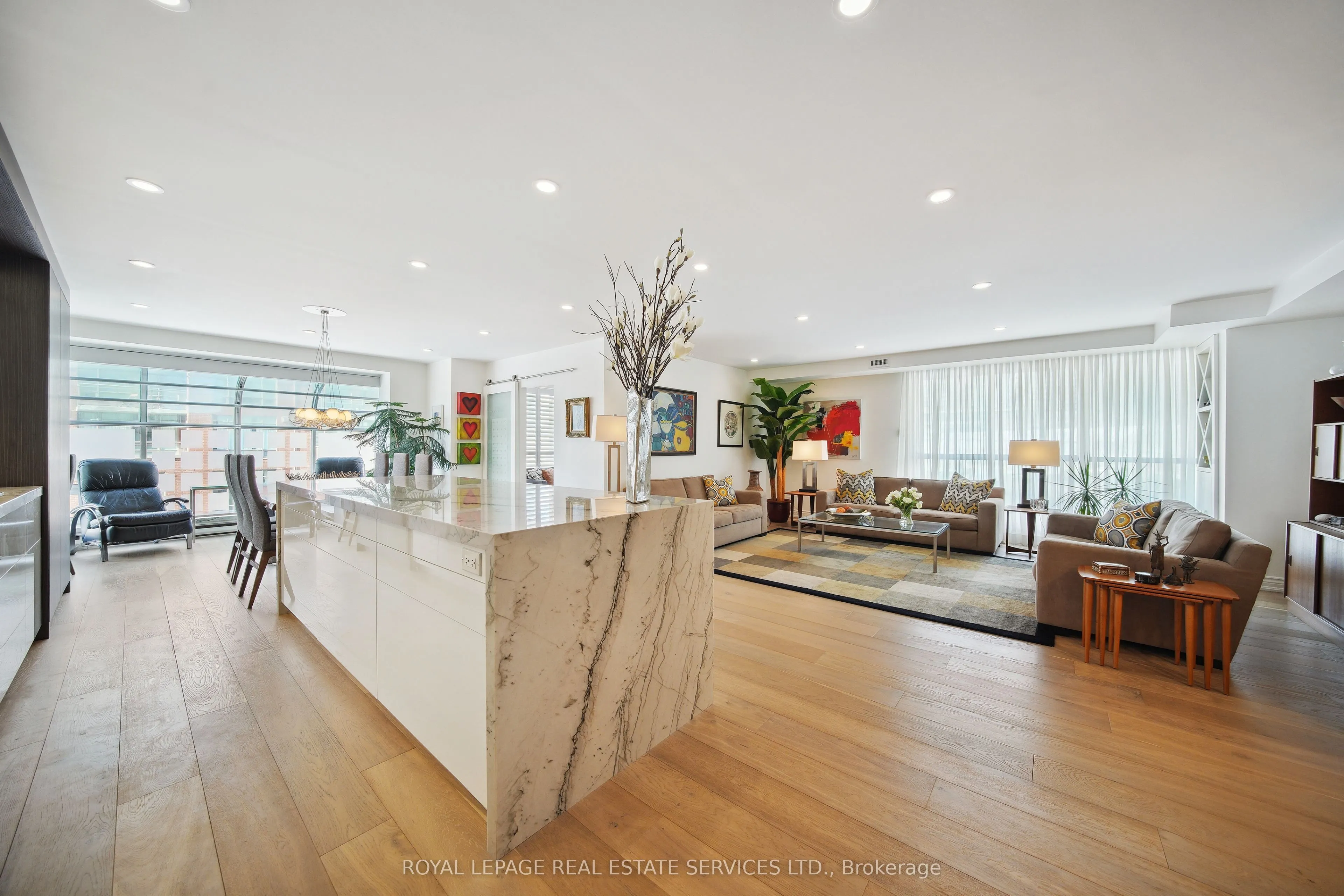 480 Queens Quay W #601