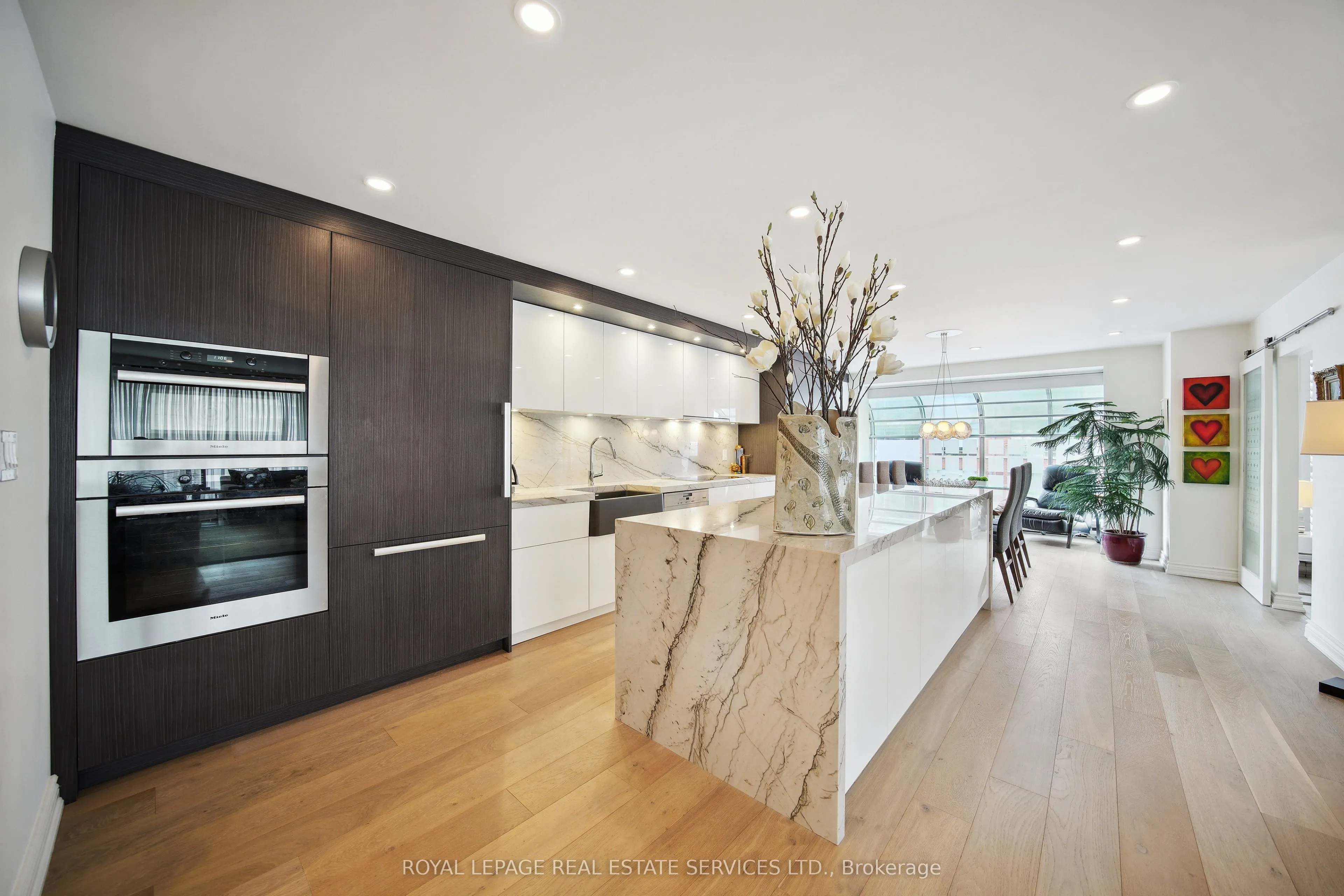 480 Queens Quay W #601