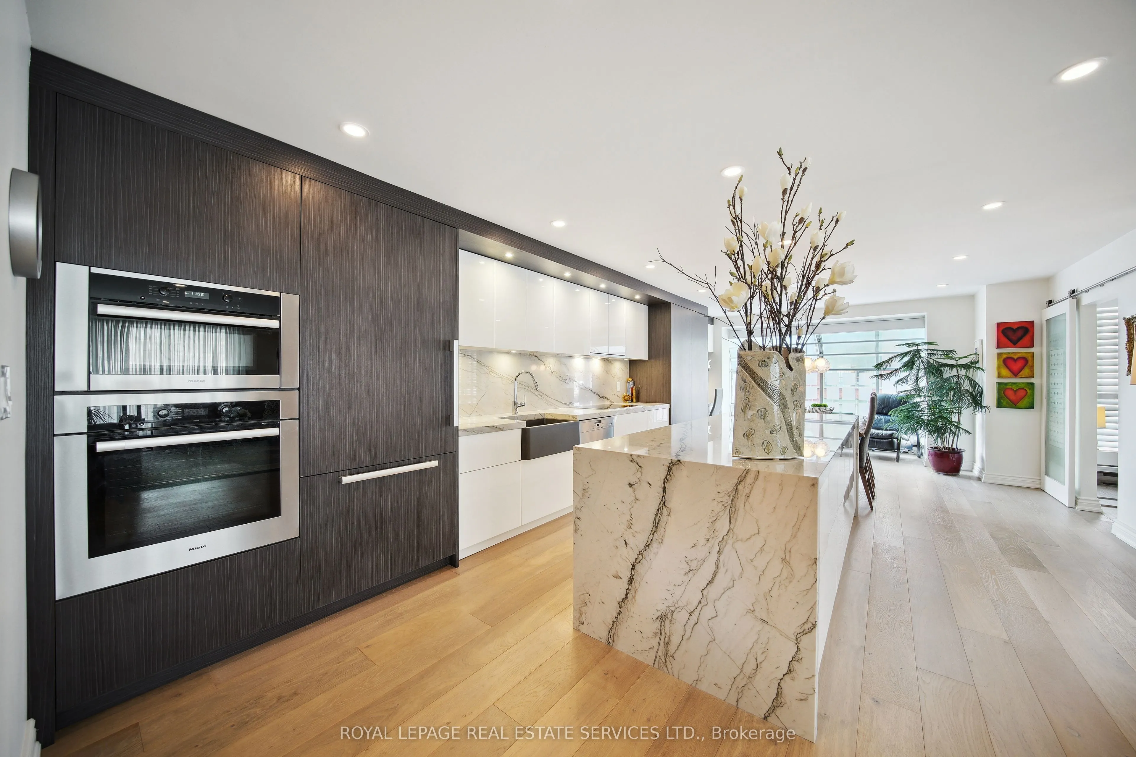 480 Queens Quay W #601