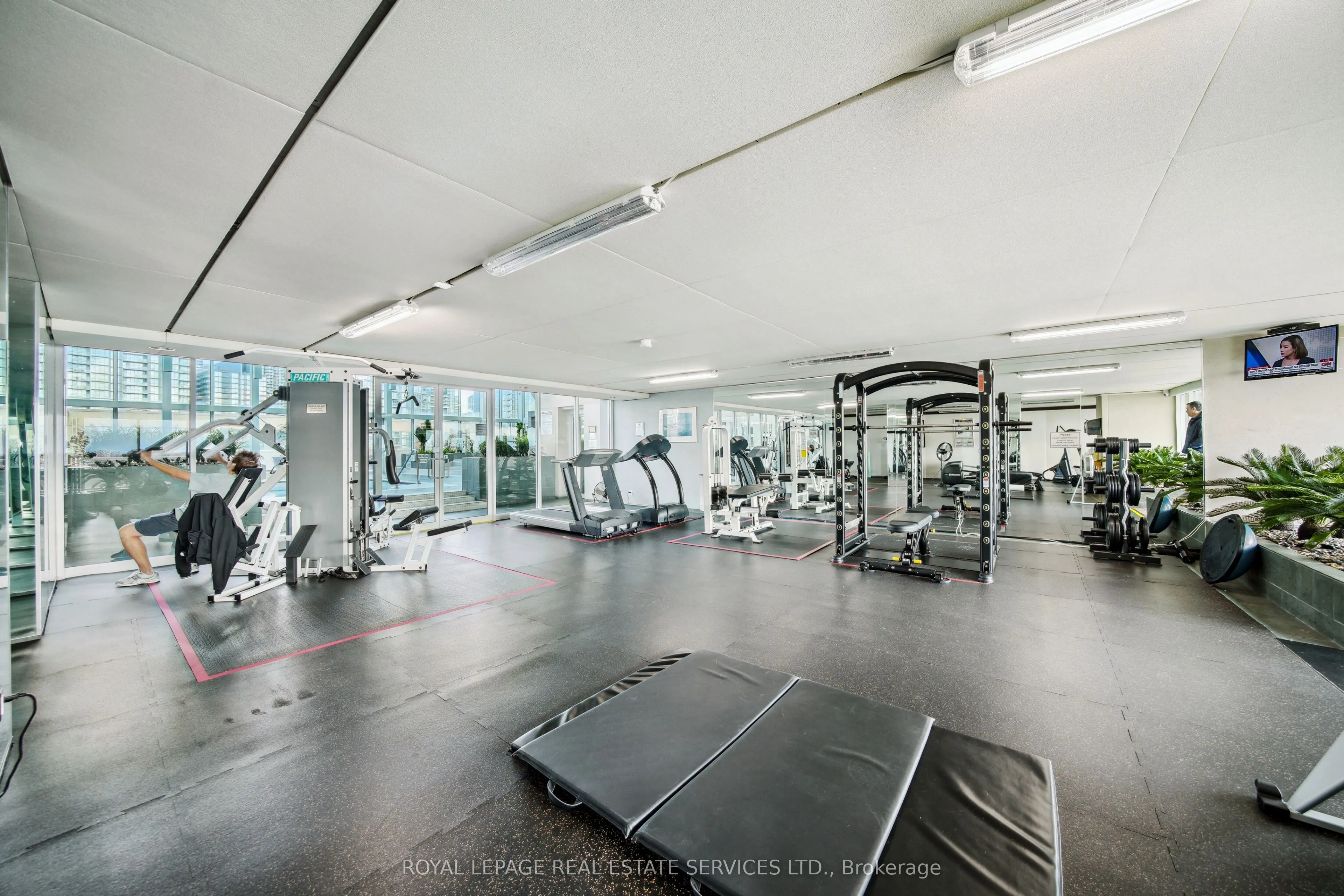 480 Queens Quay W #601