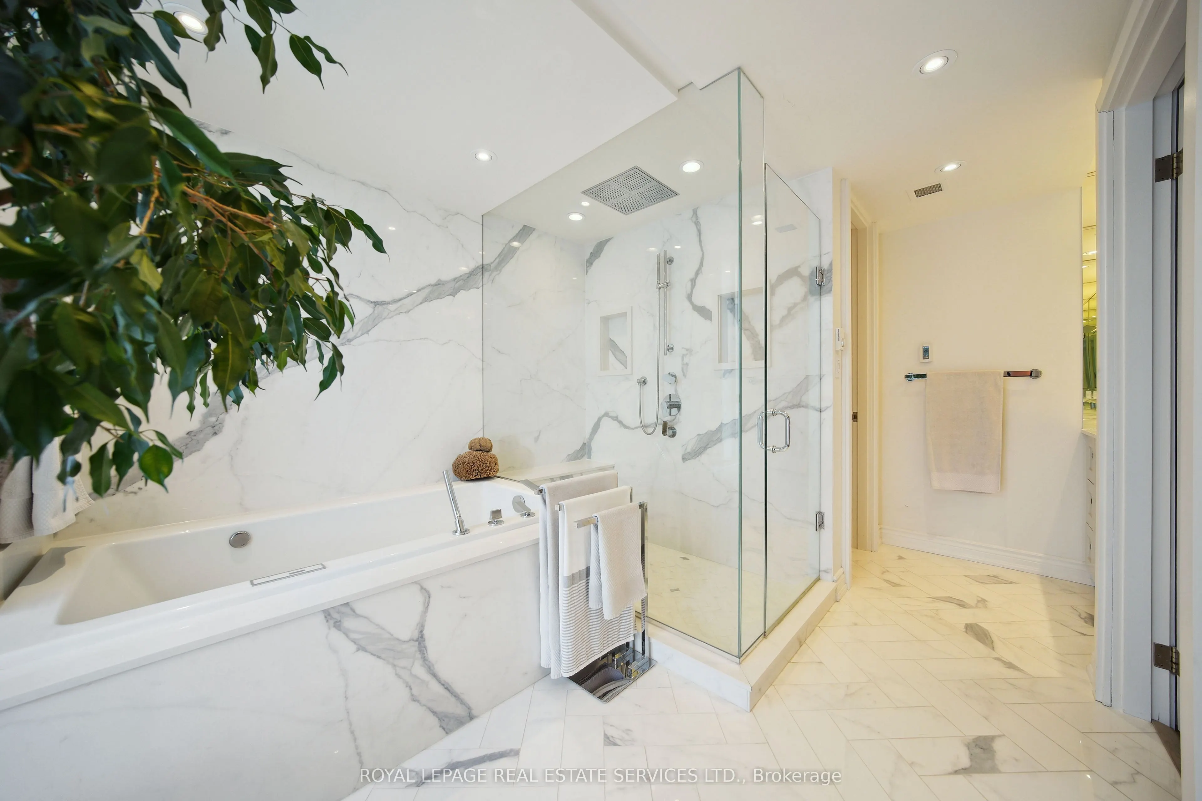 480 Queens Quay W #601