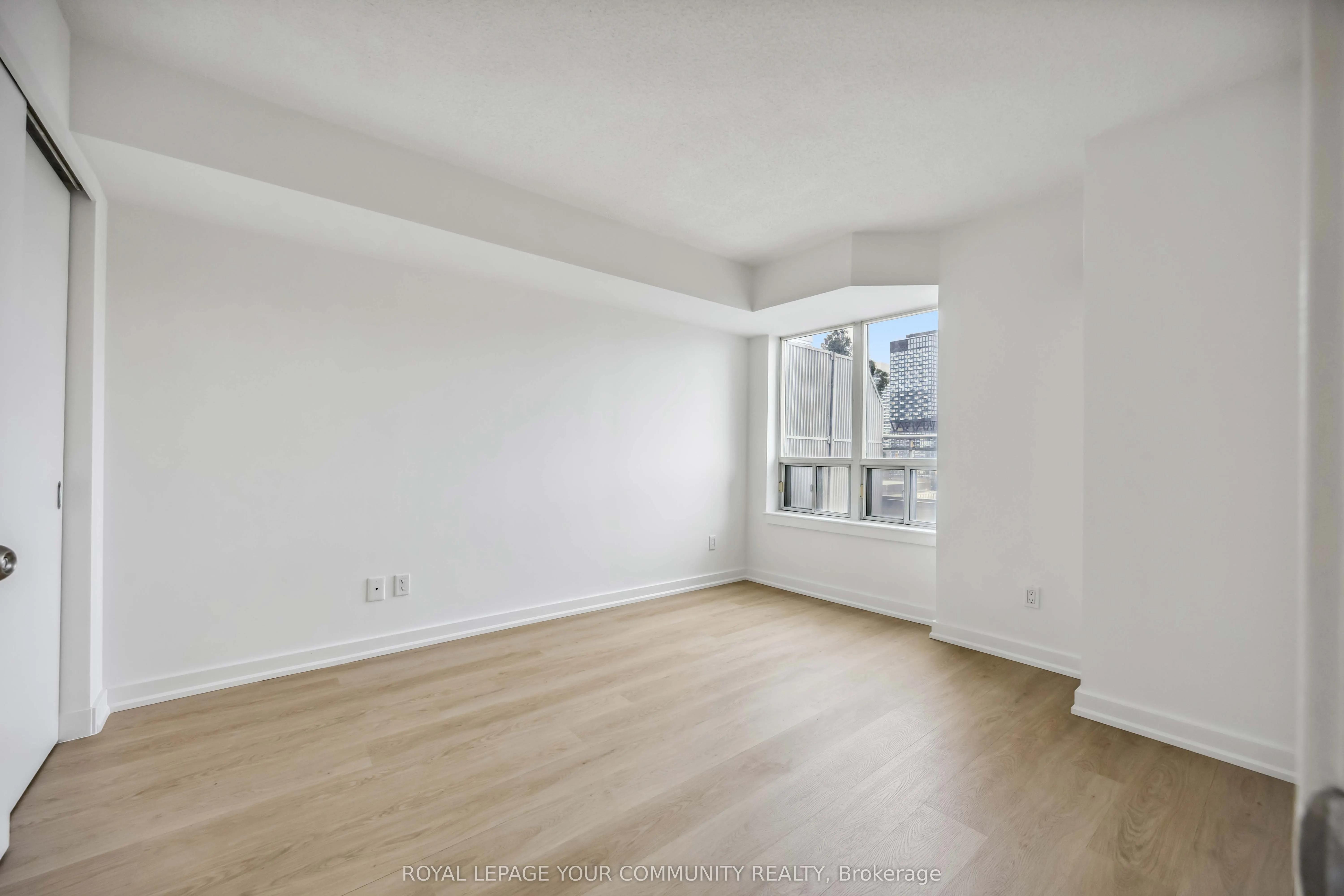 255 Richmond Street E, #1010