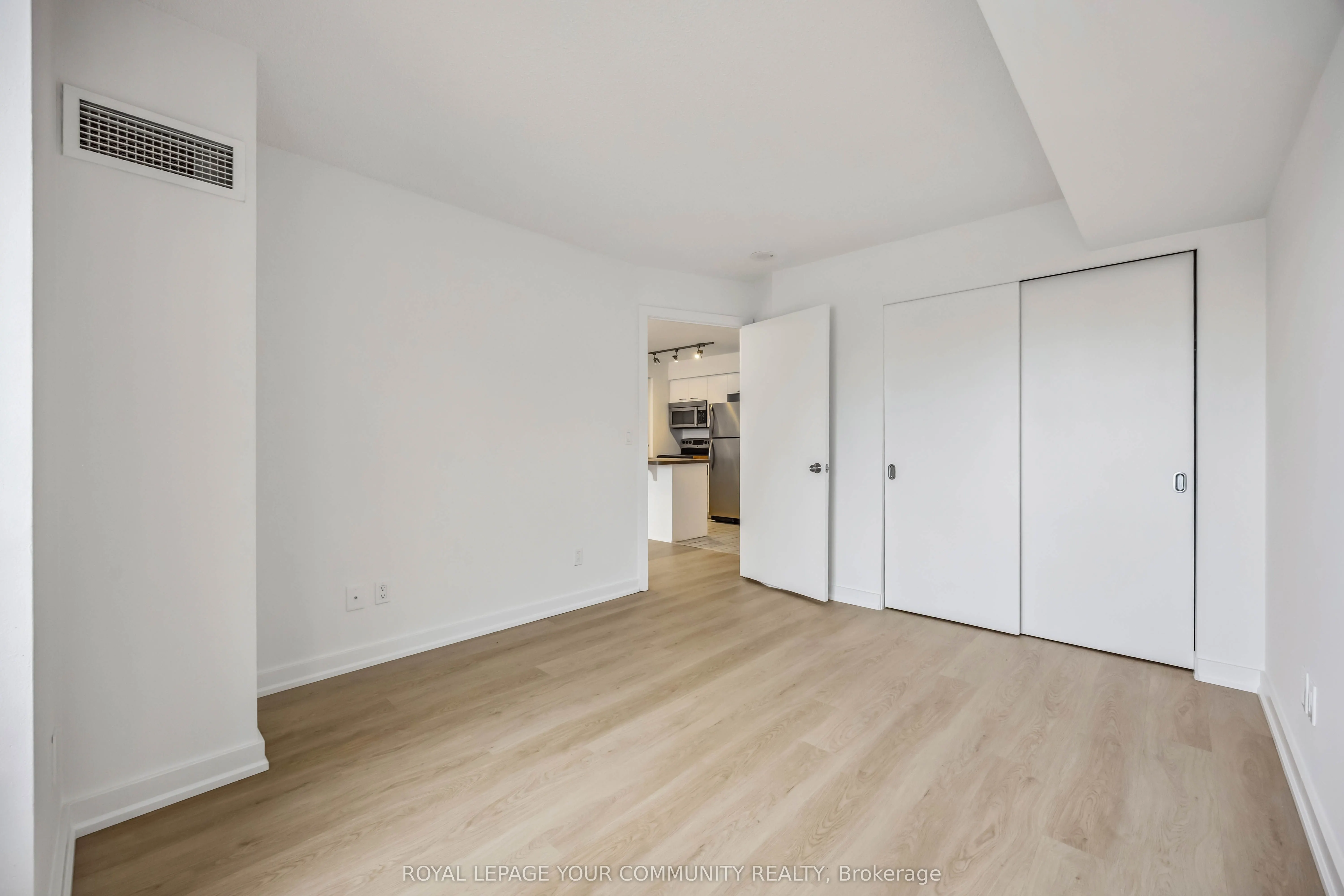 255 Richmond Street E, #1010