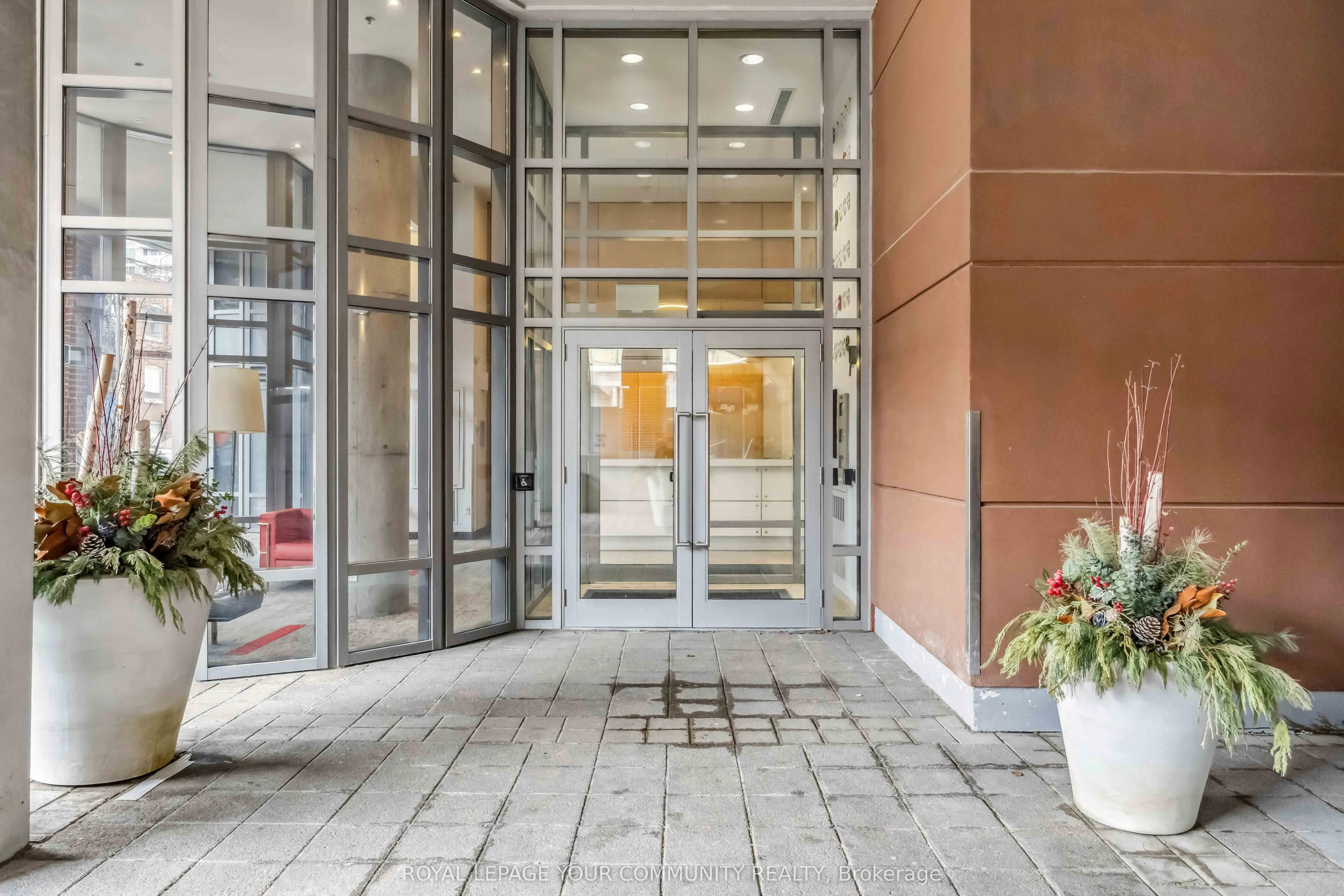255 Richmond Street E, #1010
