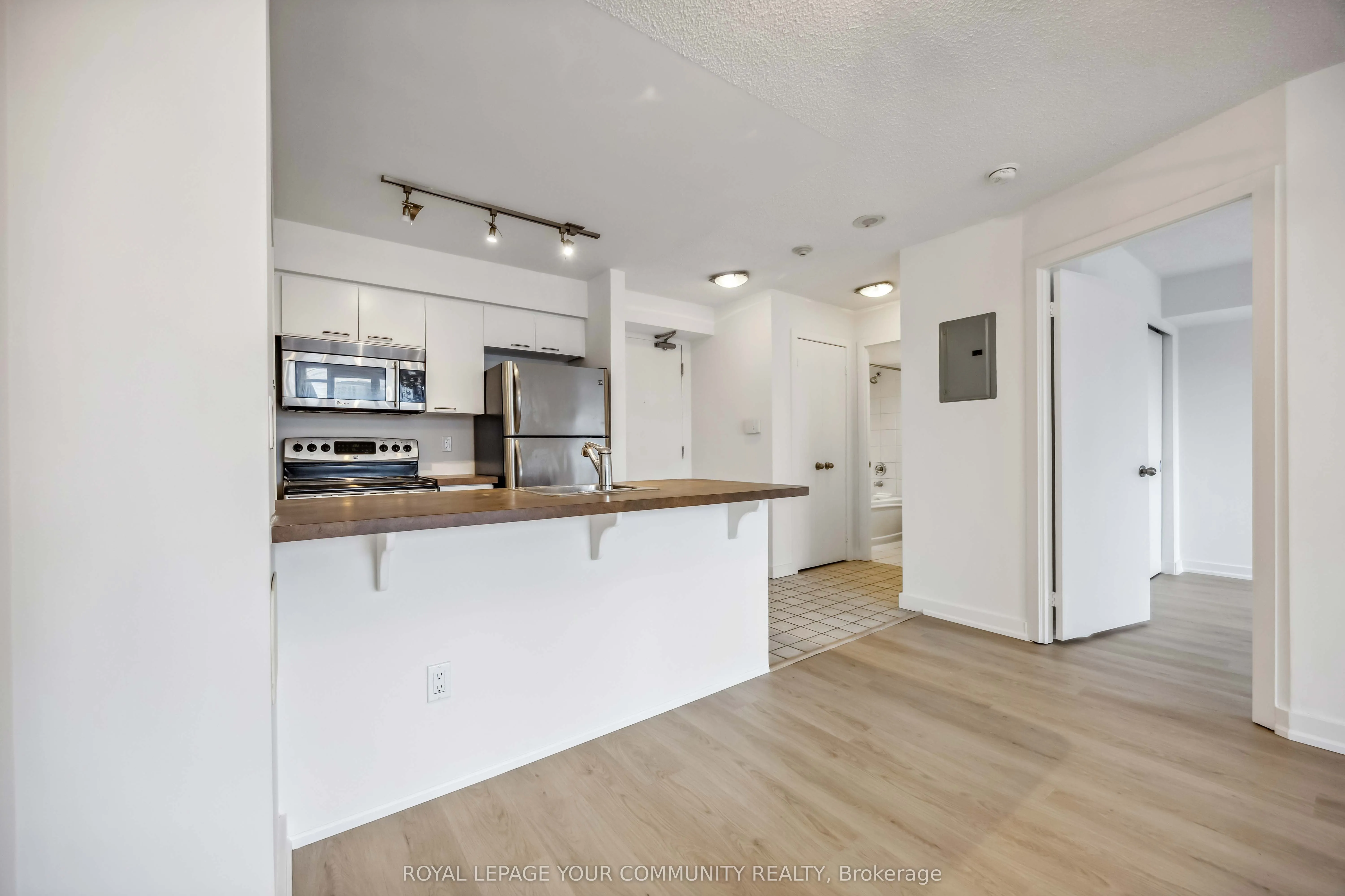 255 Richmond Street E, #1010