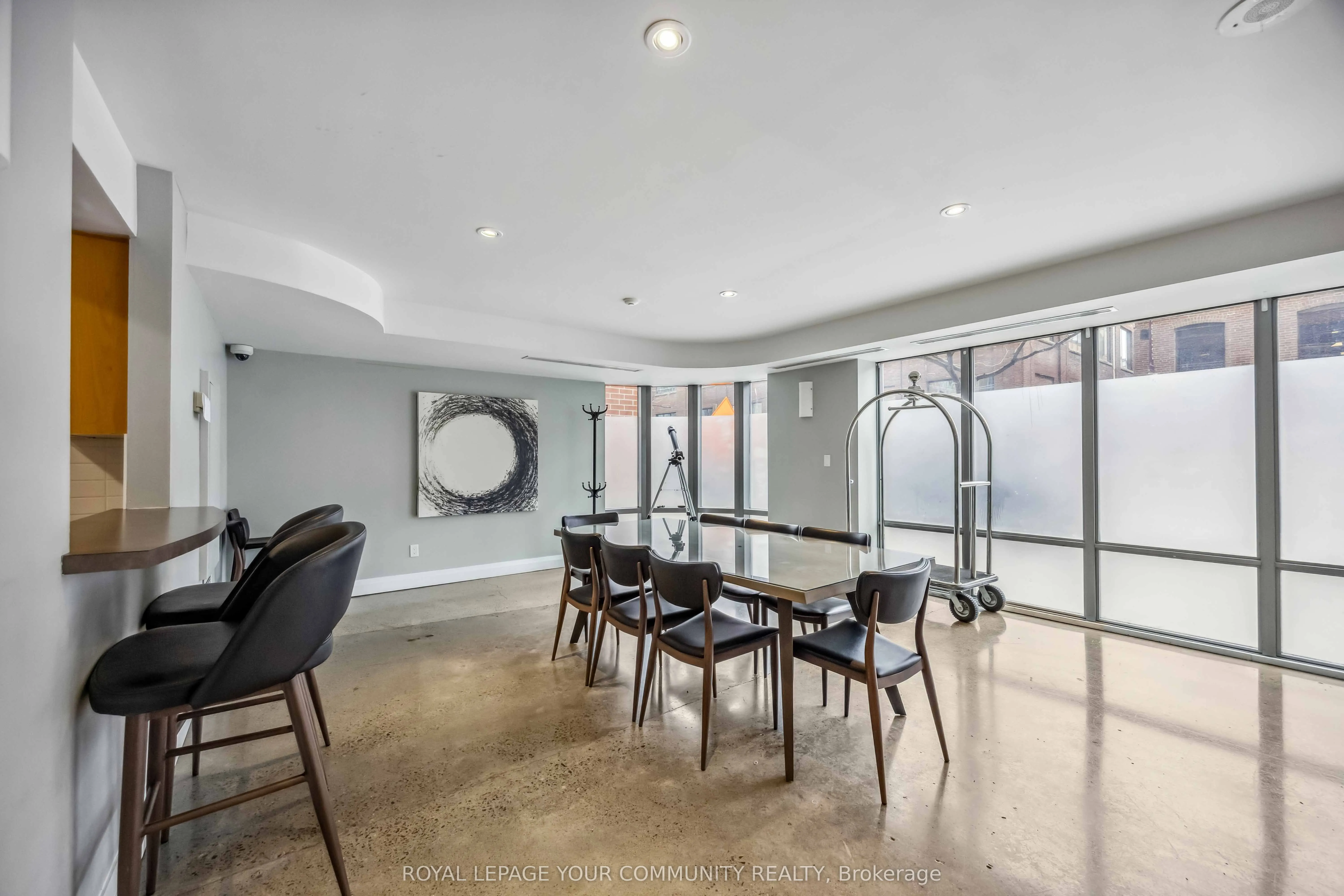 255 Richmond Street E, #1010
