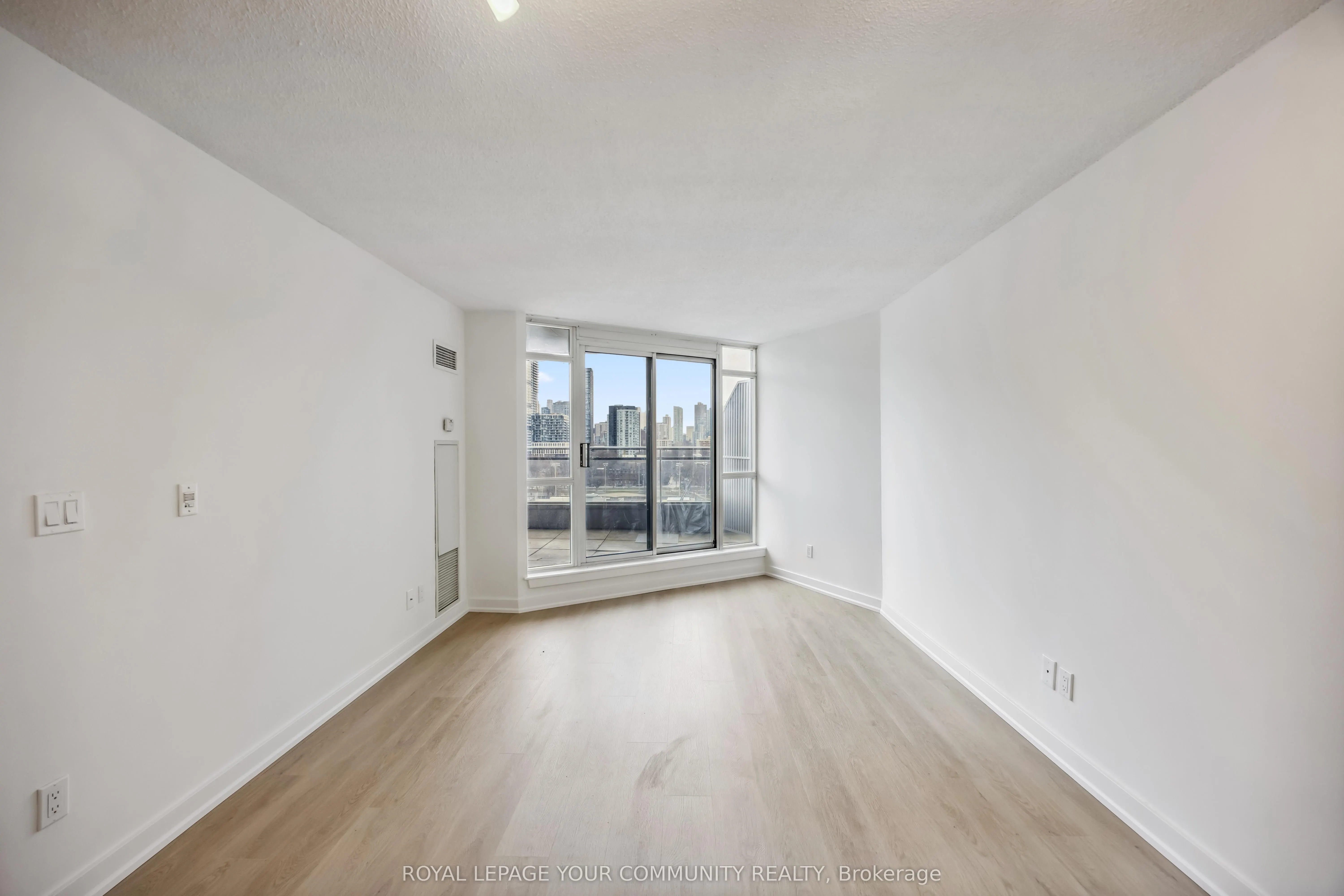 255 Richmond Street E, #1010