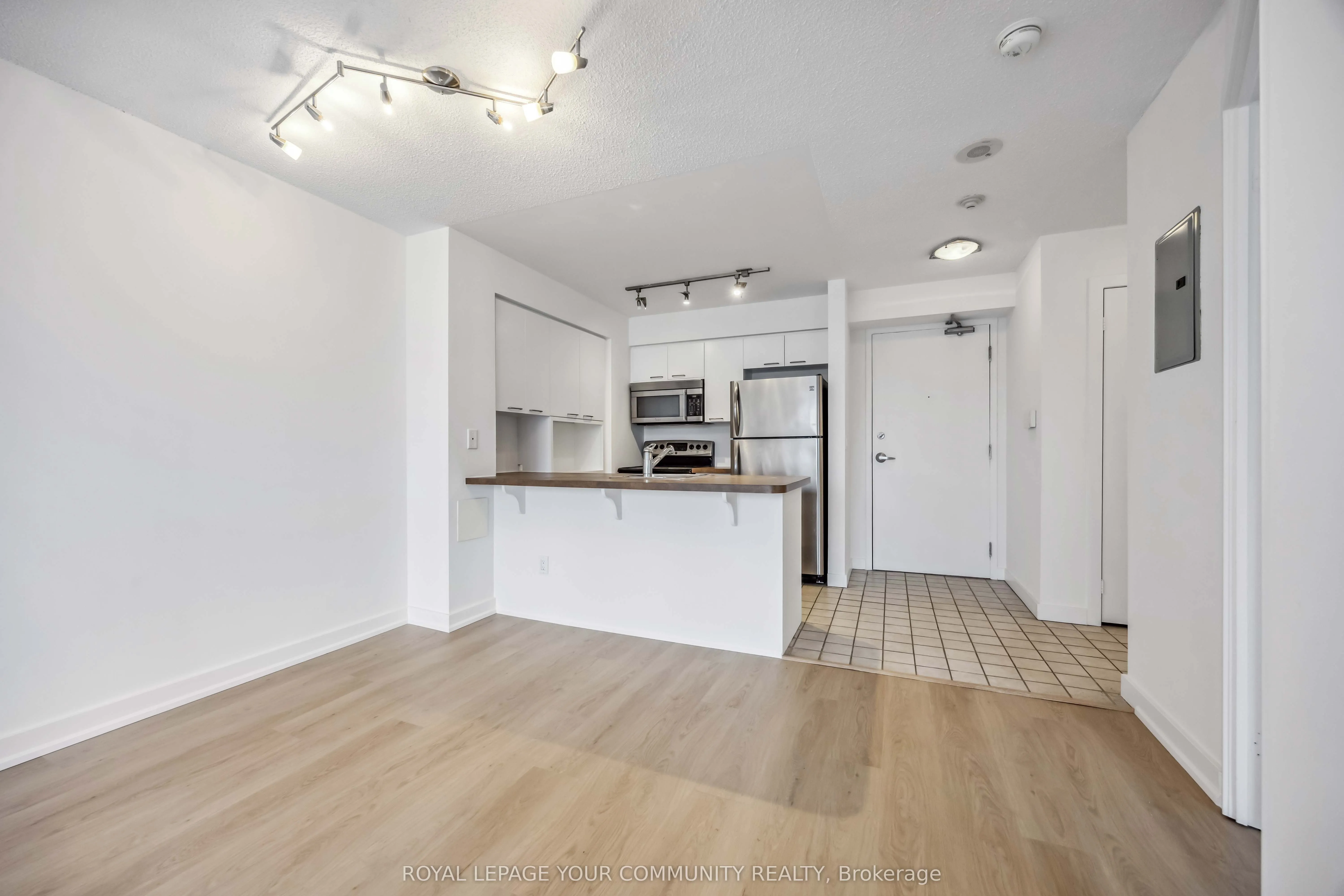 255 Richmond Street E, #1010