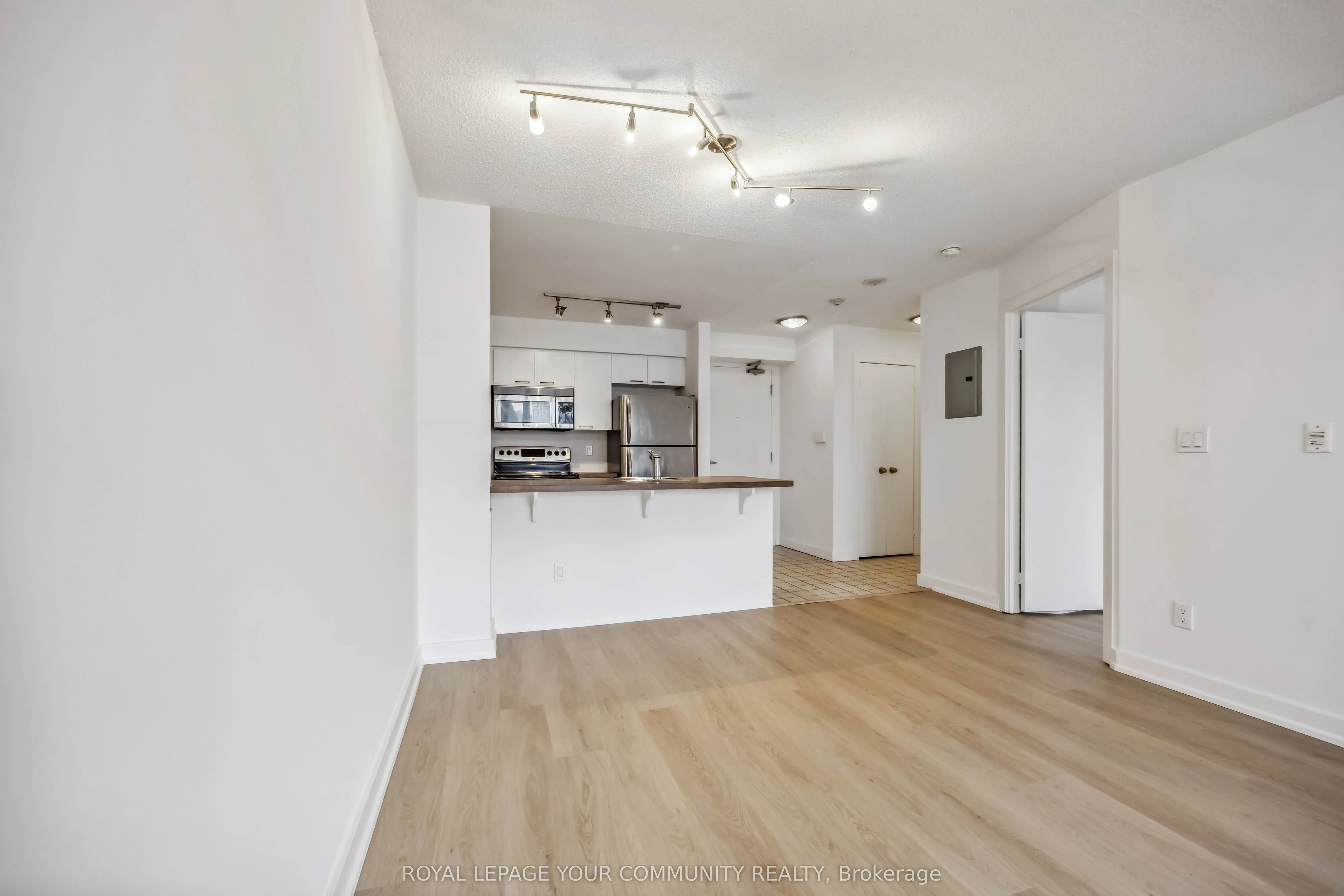 255 Richmond Street E, #1010