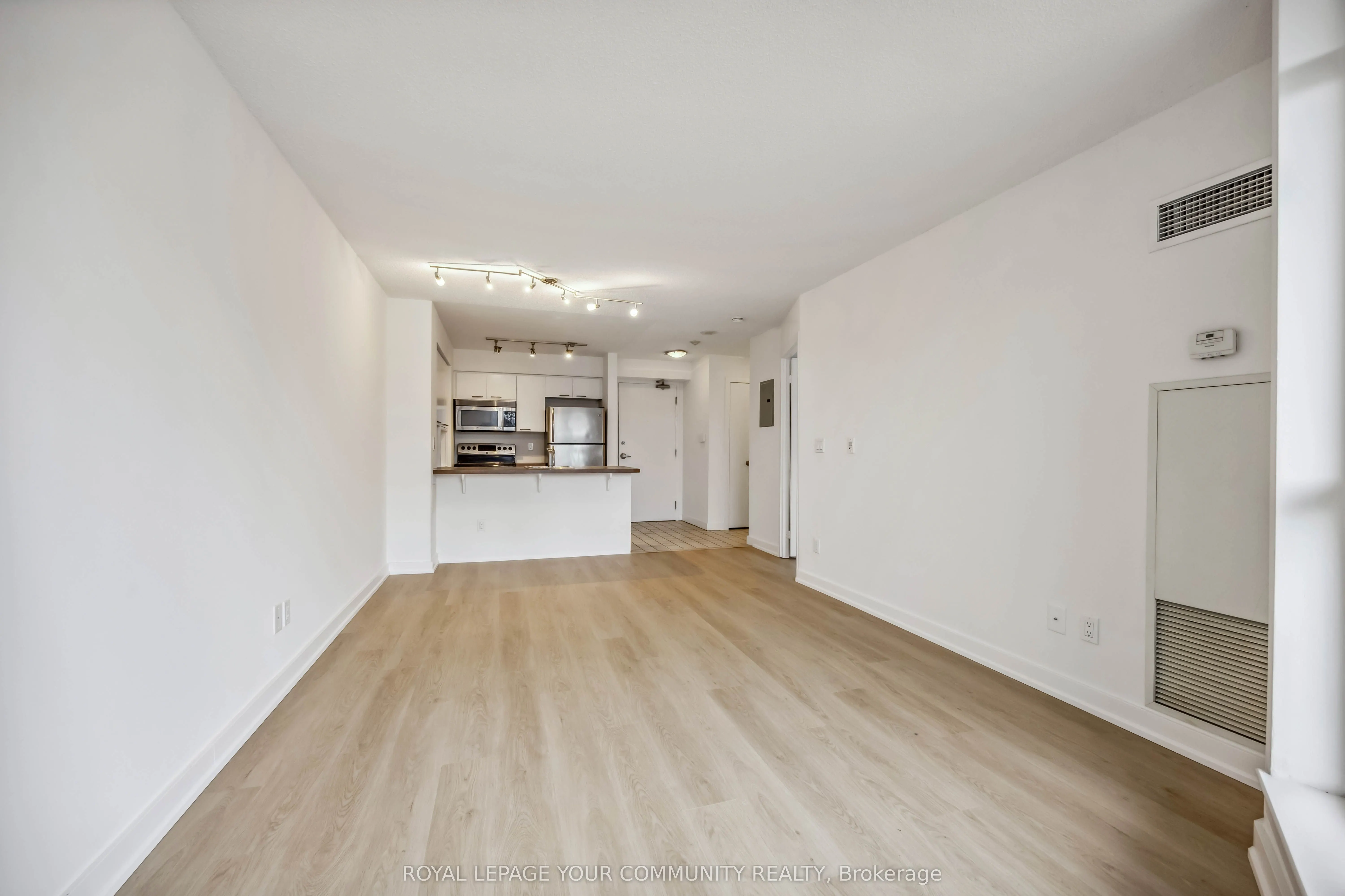 255 Richmond Street E, #1010