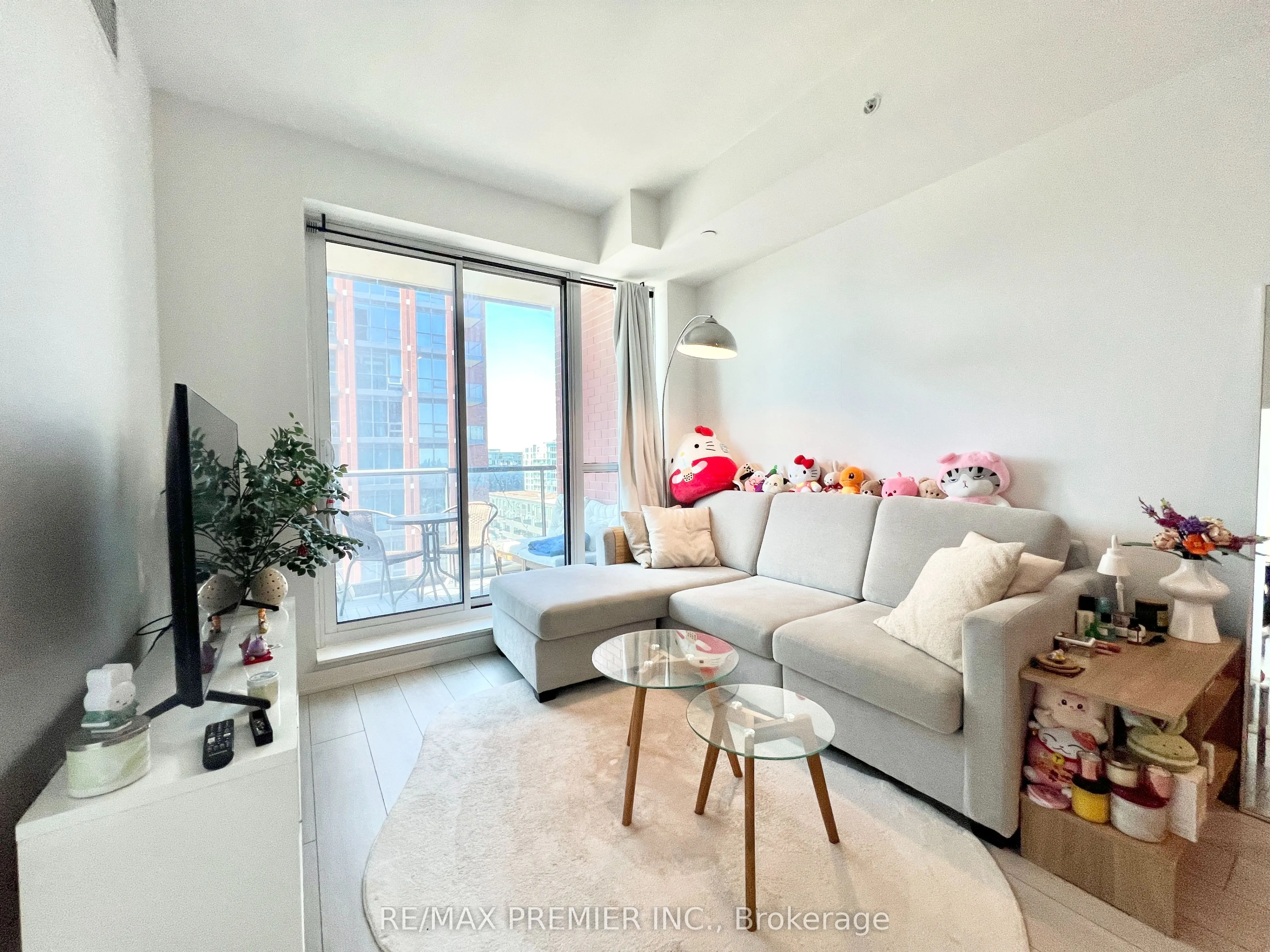 31 Tippet Road, #1207
